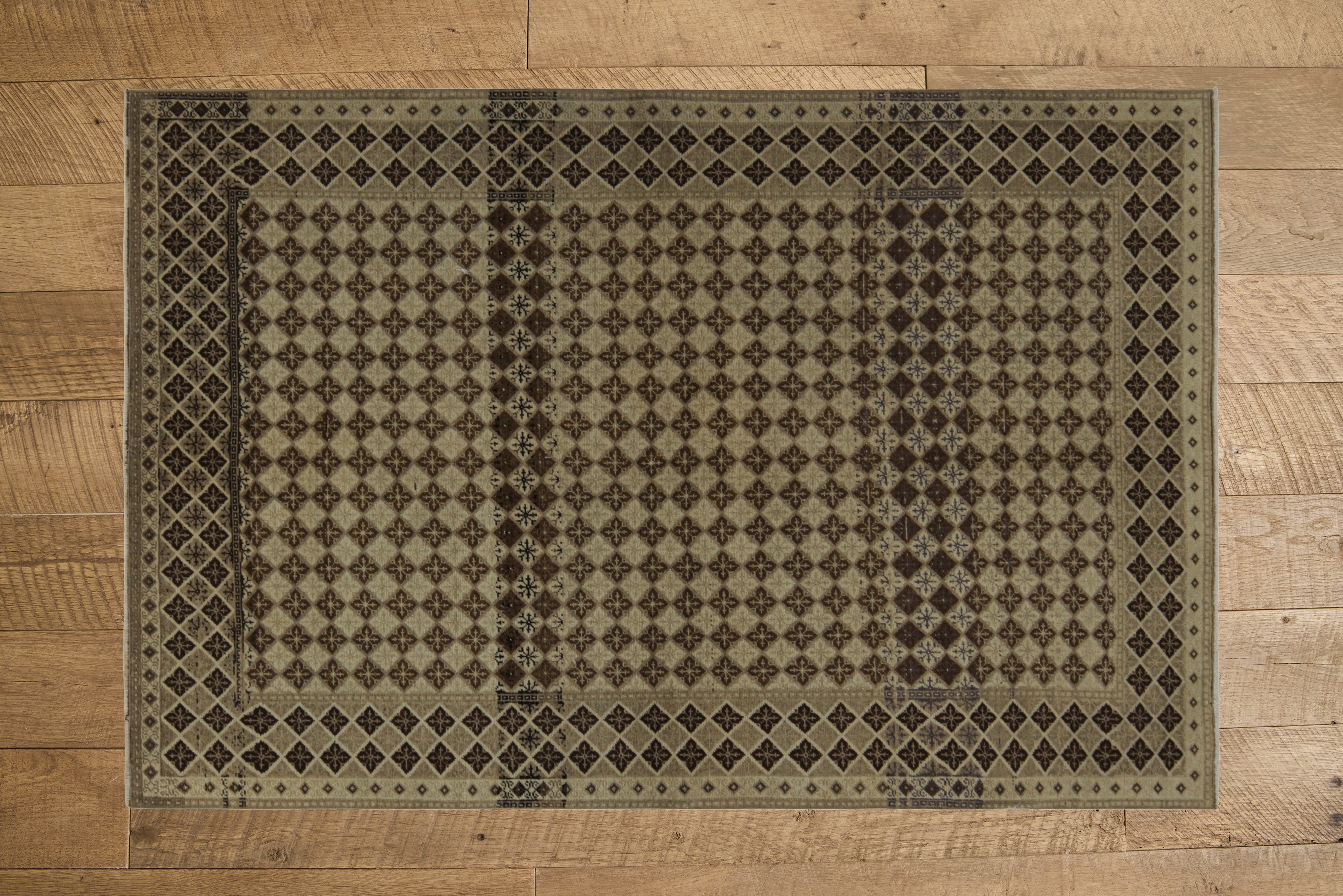 Turkish Diamond Pattern Rug 4’5 X 7’9