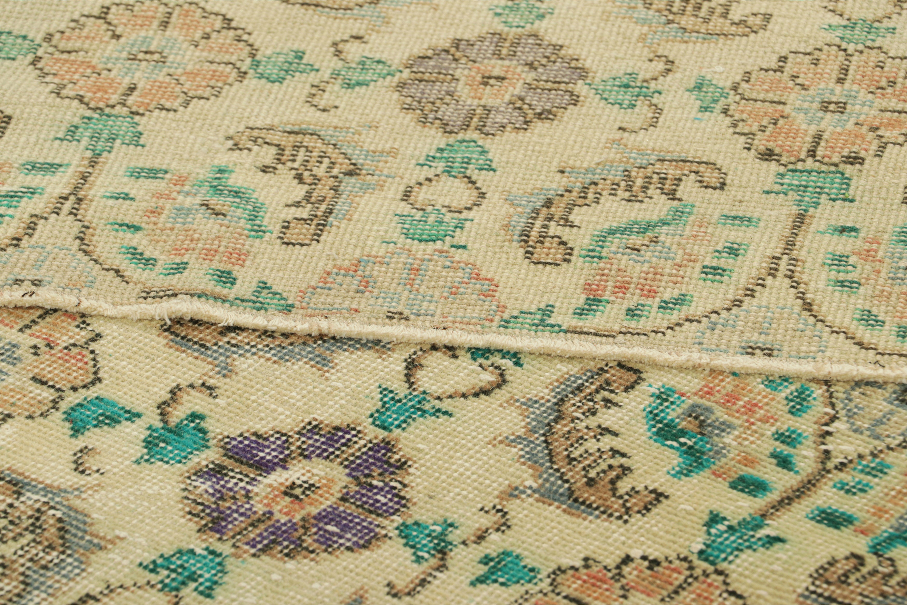 Beige Floral Pattern Flug 5’3 x 8’11