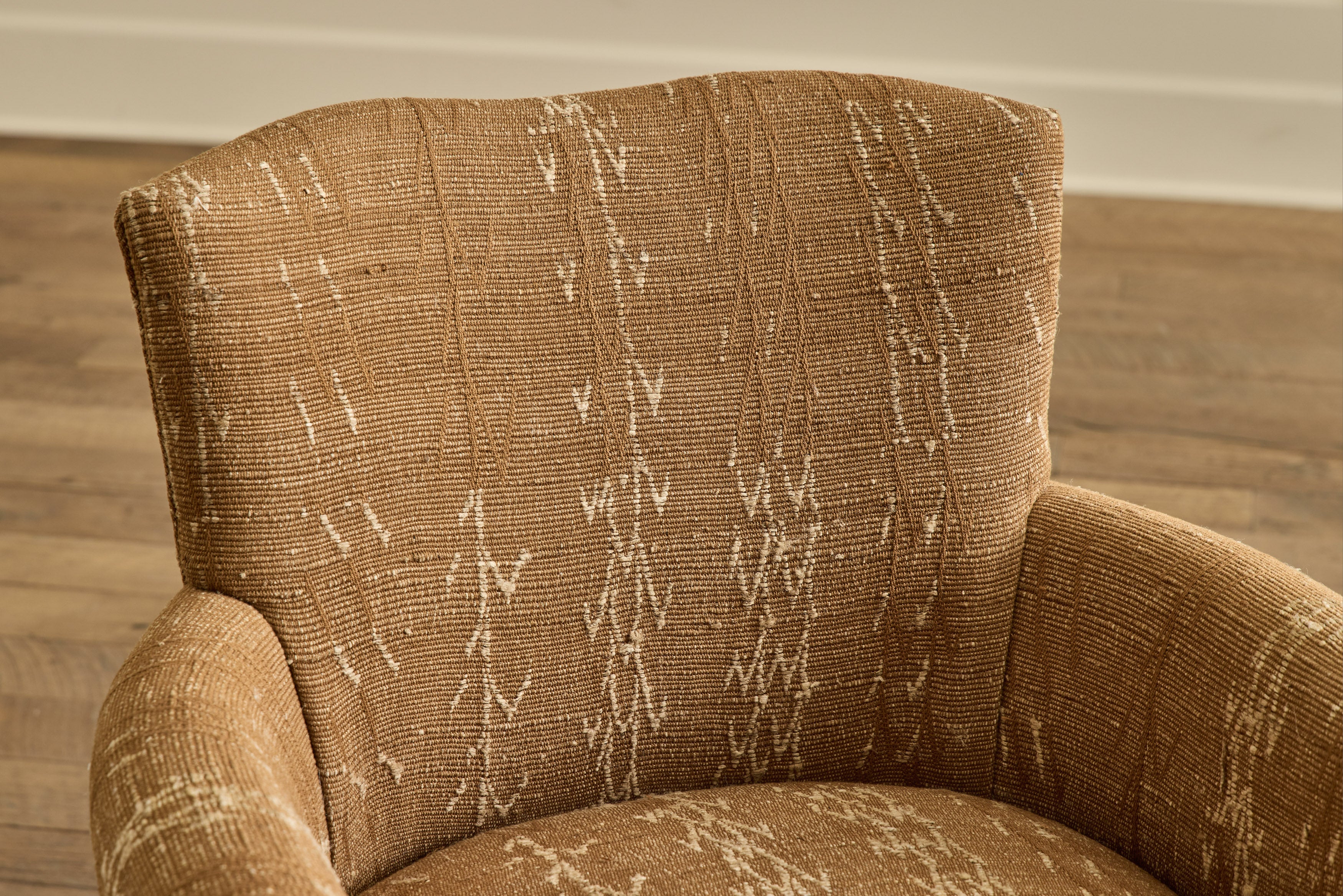 Club Dining Chair, 26"