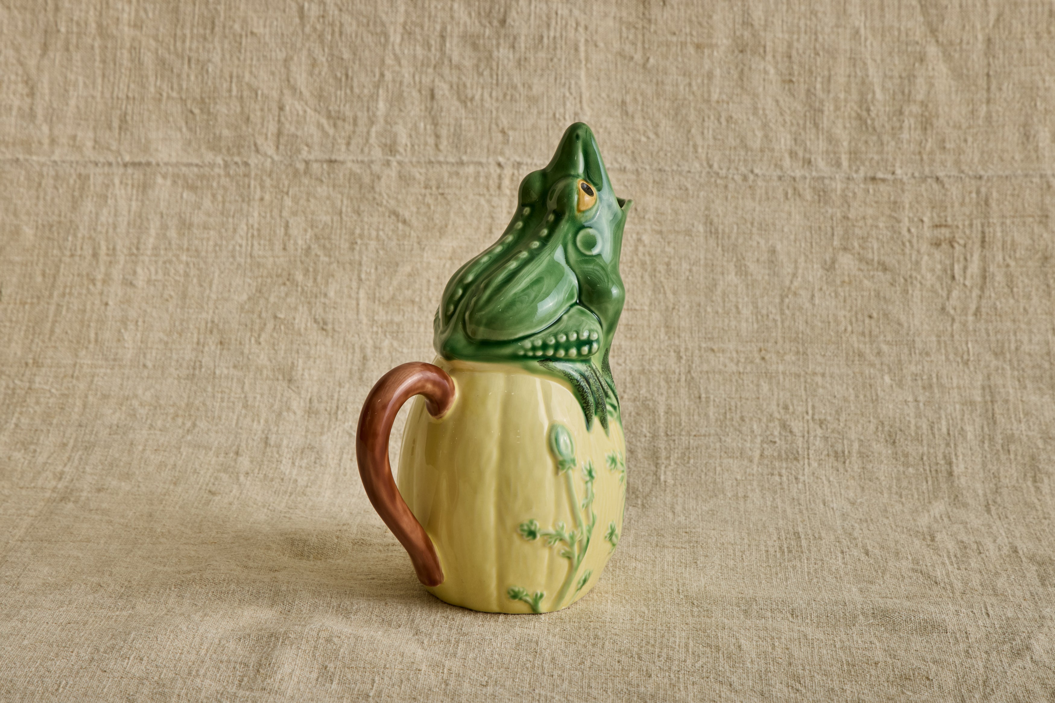 Frog Pitcher