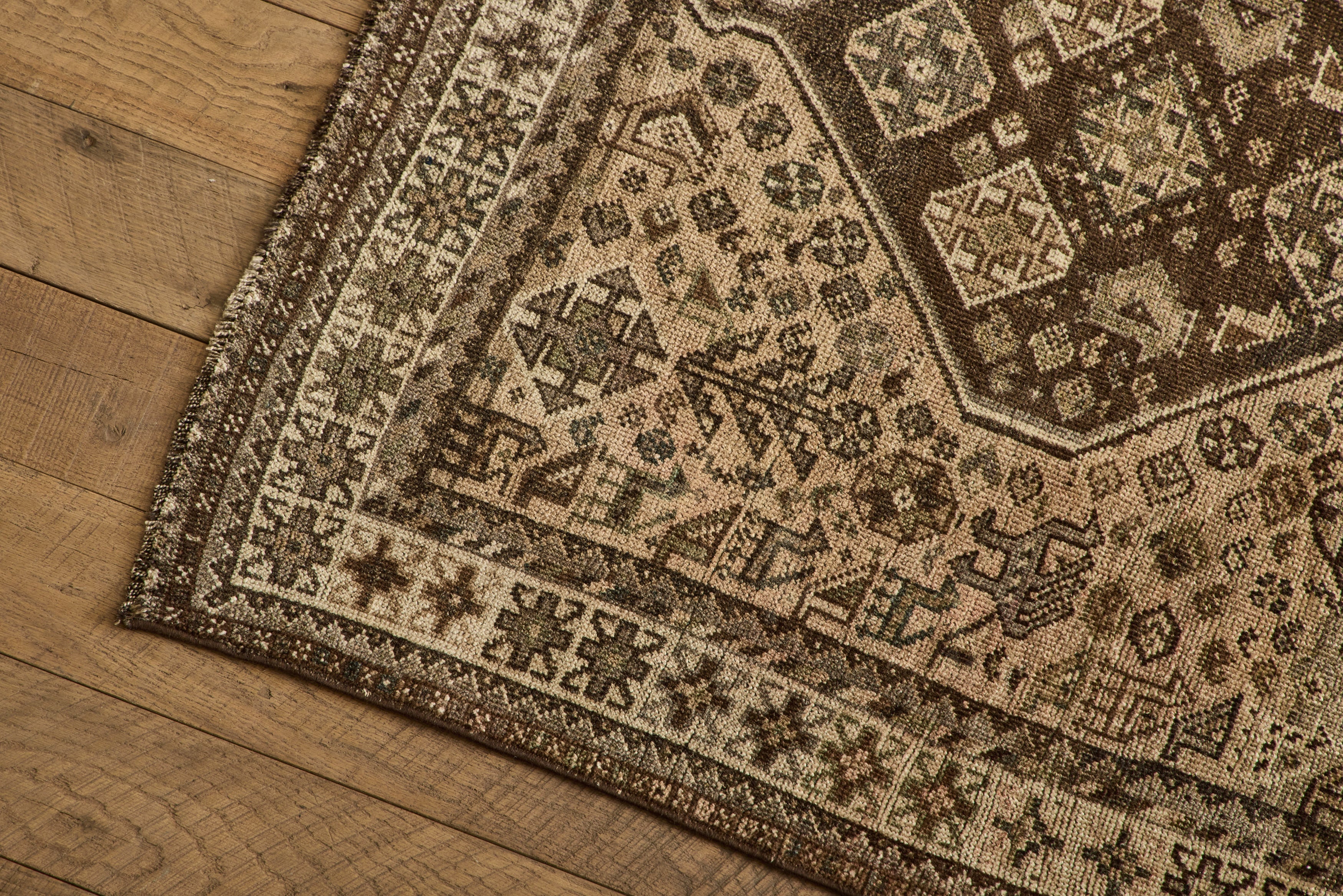 Brown Persian Shiraz Rug 3'9 x 5'1