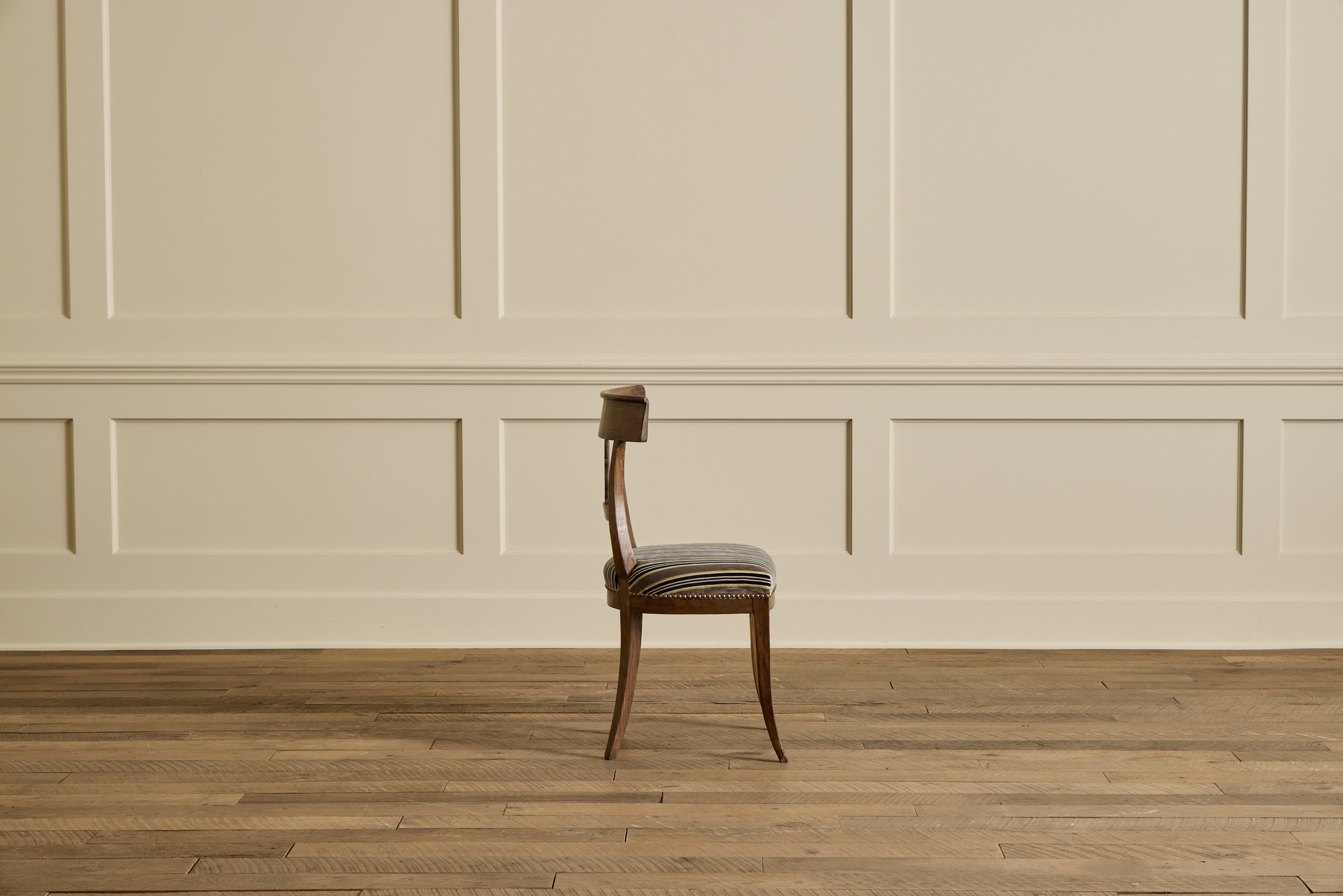 Set of 4 Lyre Back Chairs