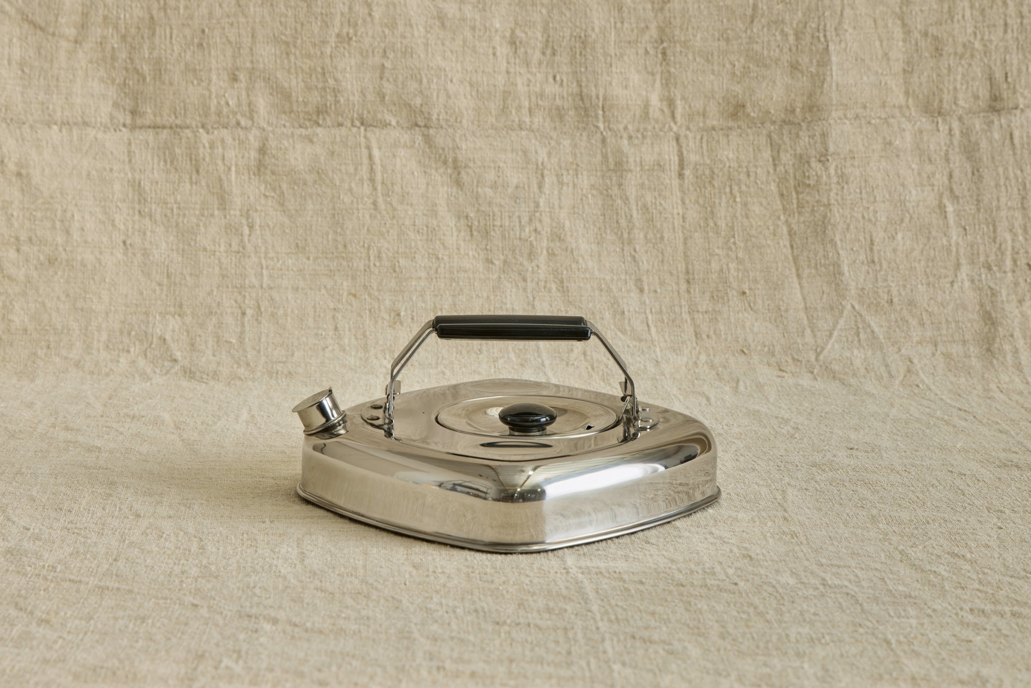 Japanese Cube Kettle with Strainer