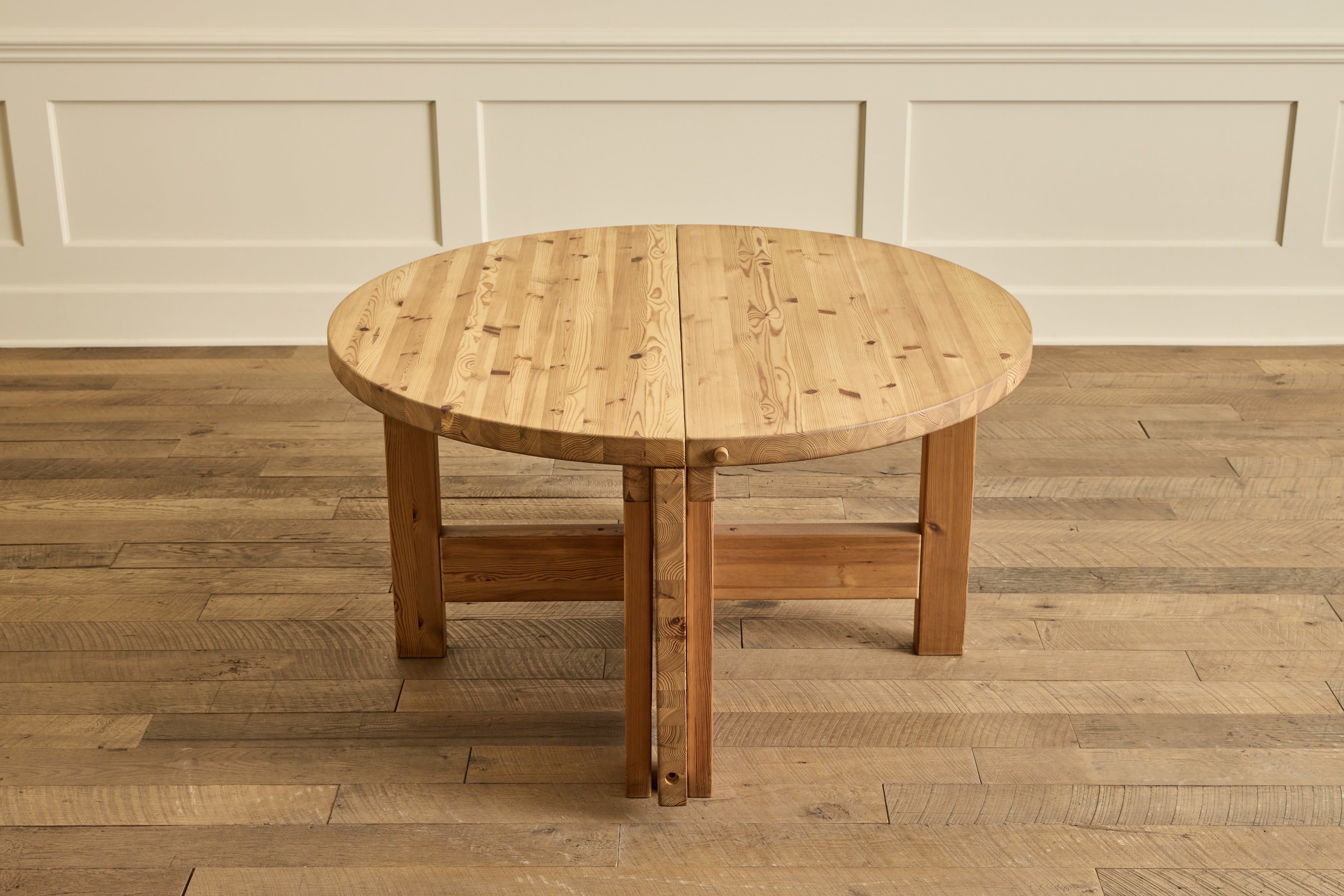 Poulsen Pine Oval Dining Table