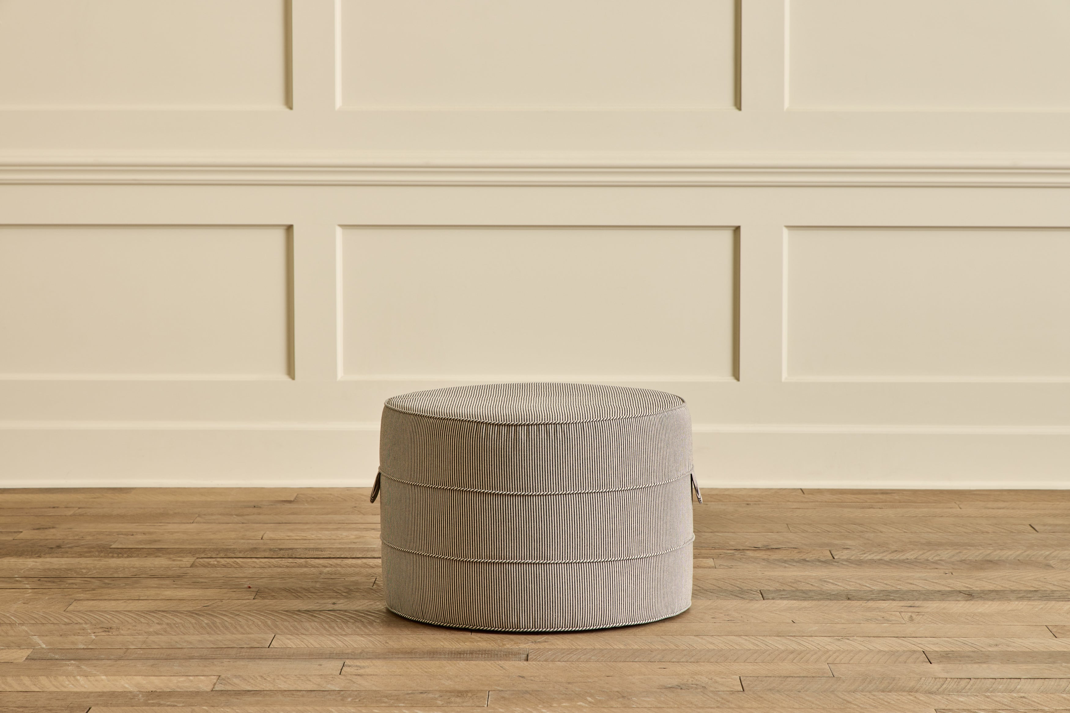 Medium Round Hassock, 24"