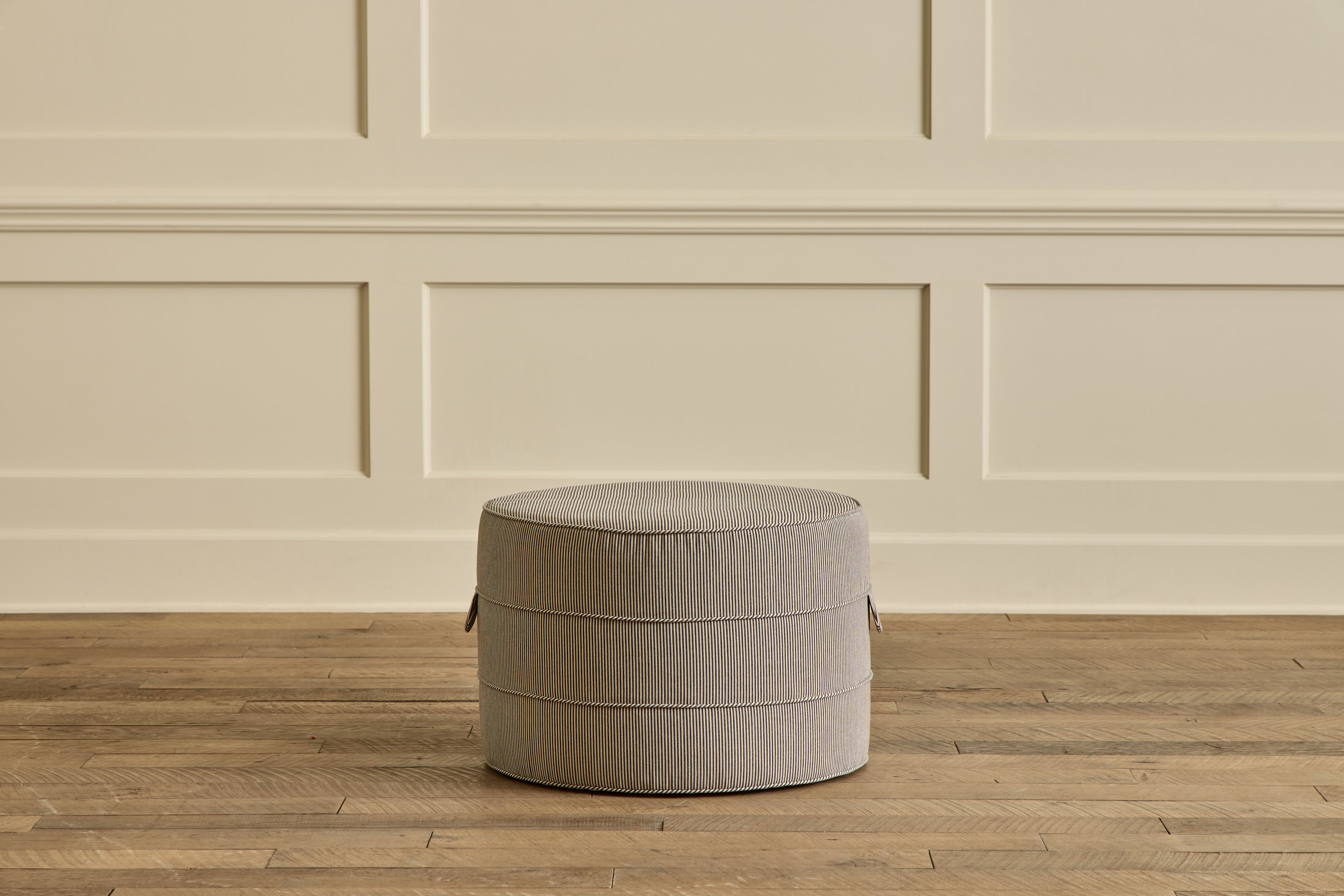 Medium Round Hassock, 24"