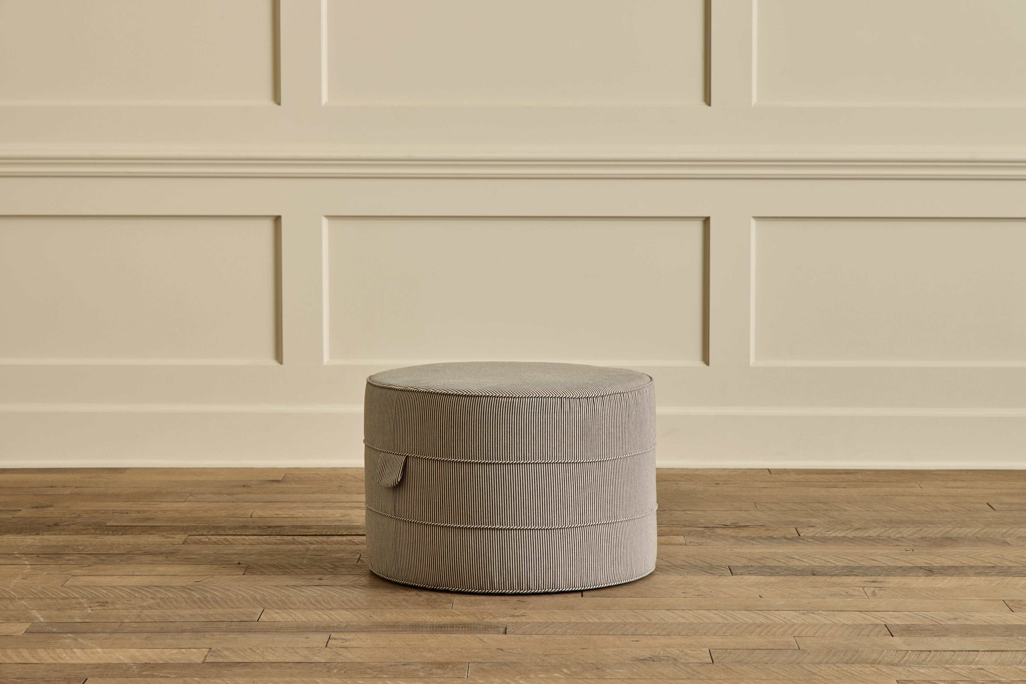 Medium Round Hassock, 24"