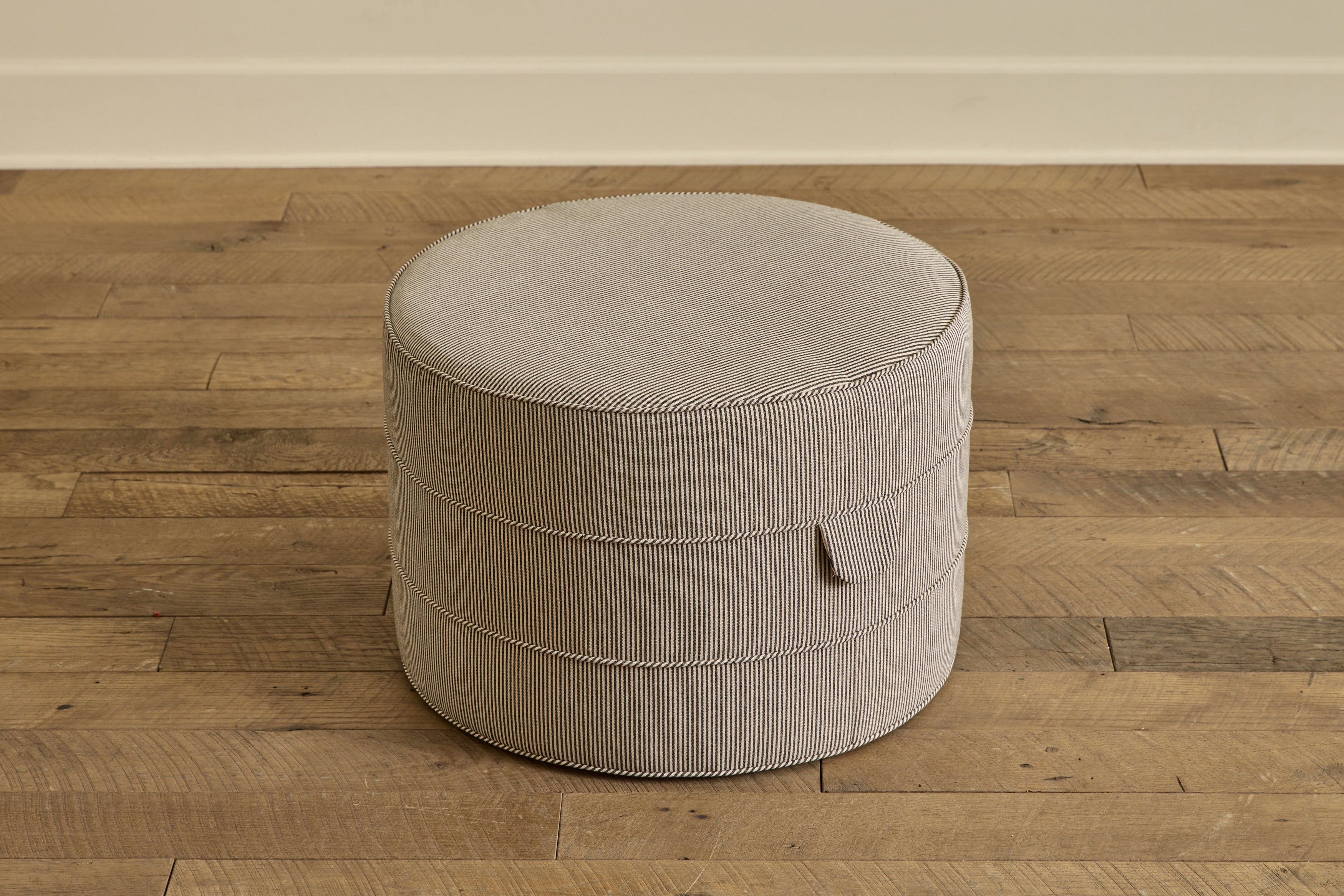 Medium Round Hassock, 24"