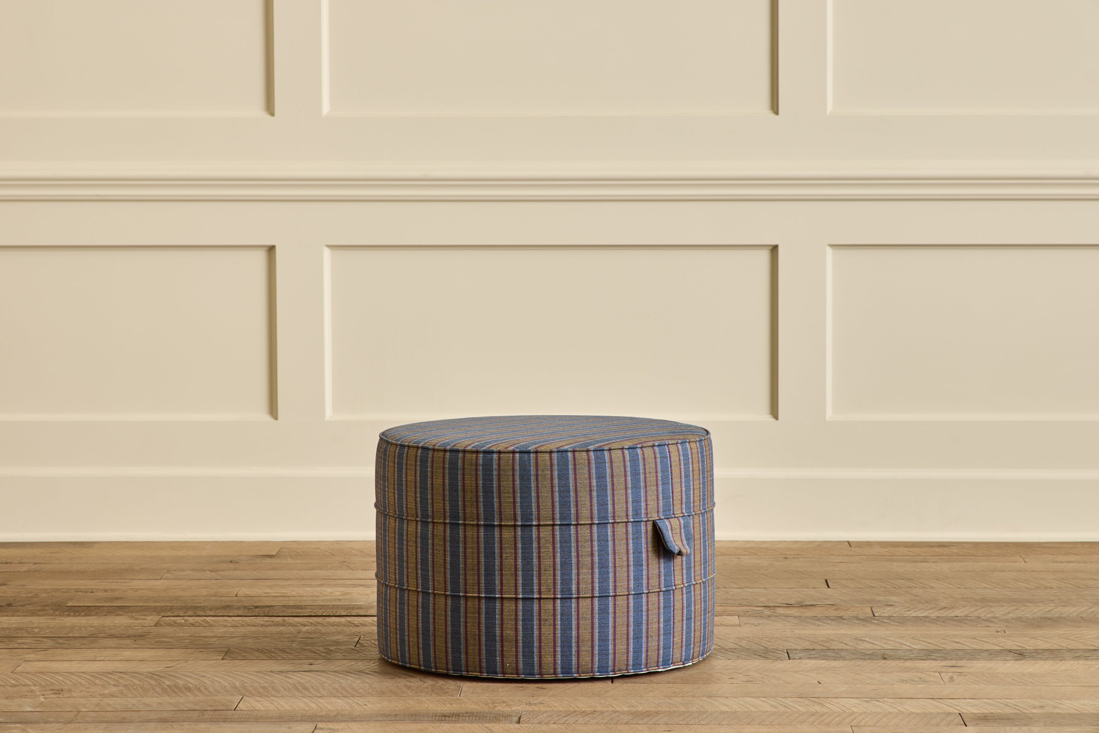 Medium Round Hassock, 24"