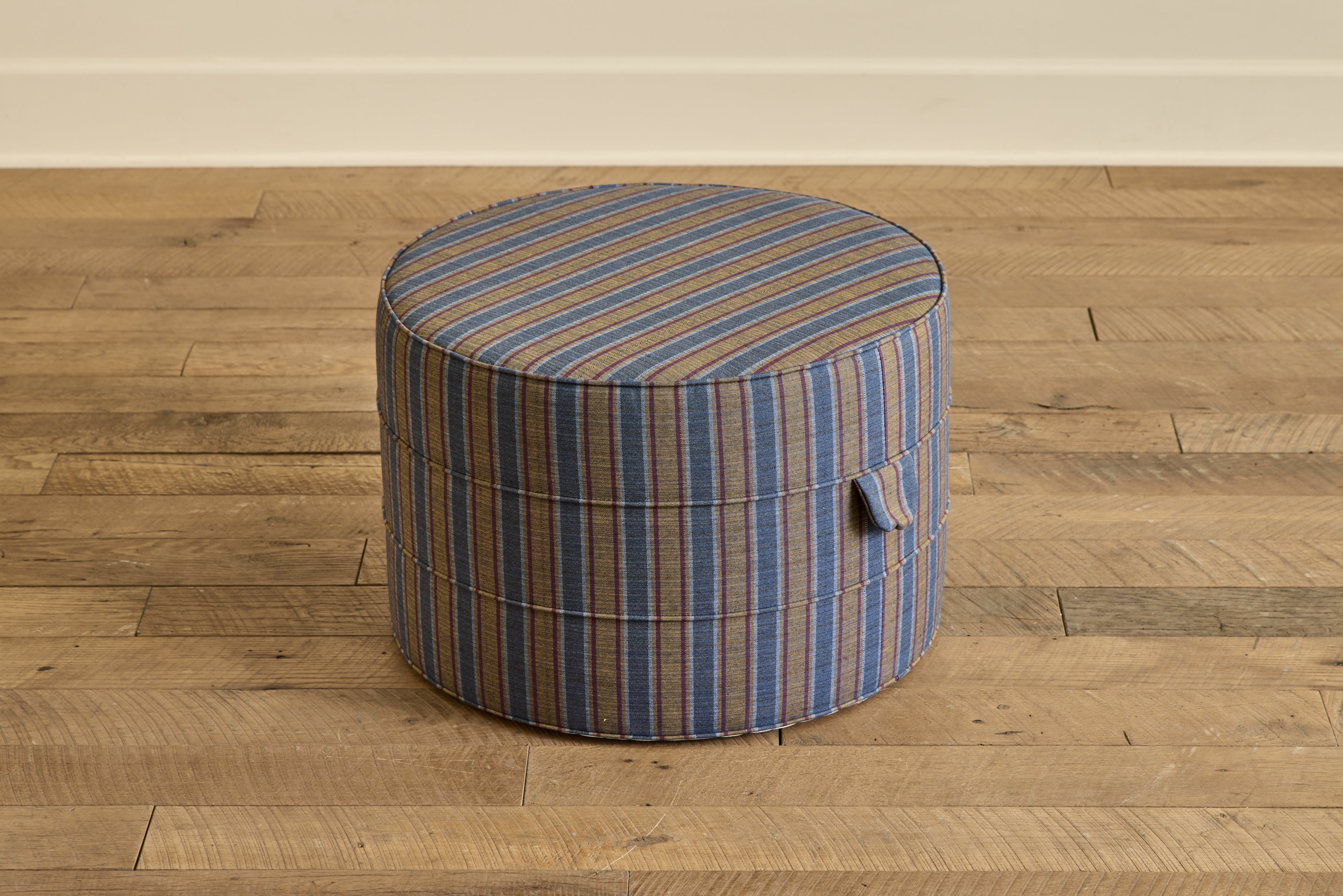 Medium Round Hassock, 24"
