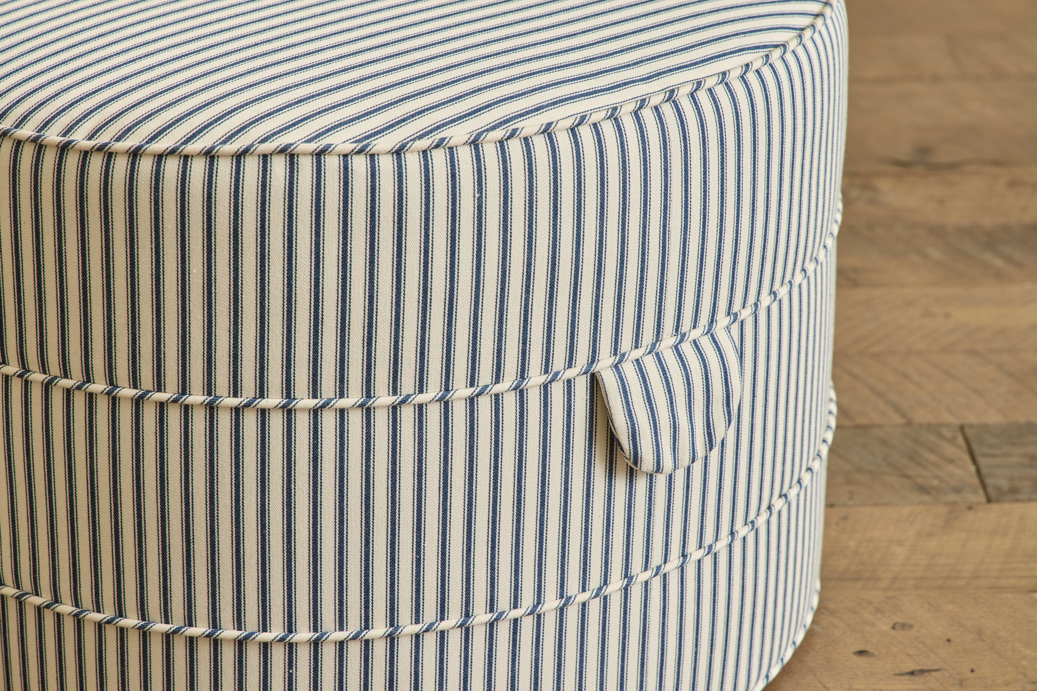 Medium Round Hassock, 24"