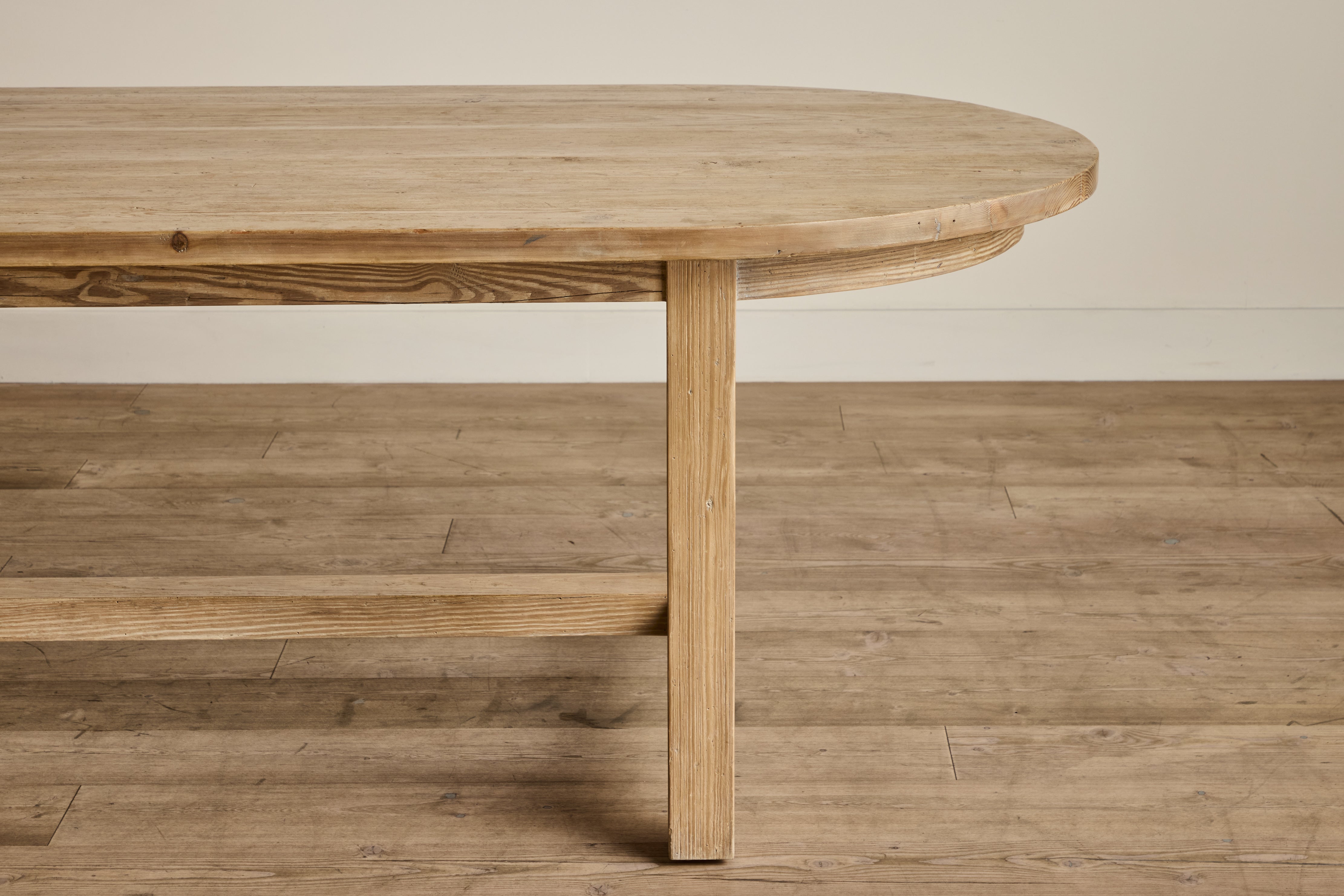 Harvest Dining Table, Oval