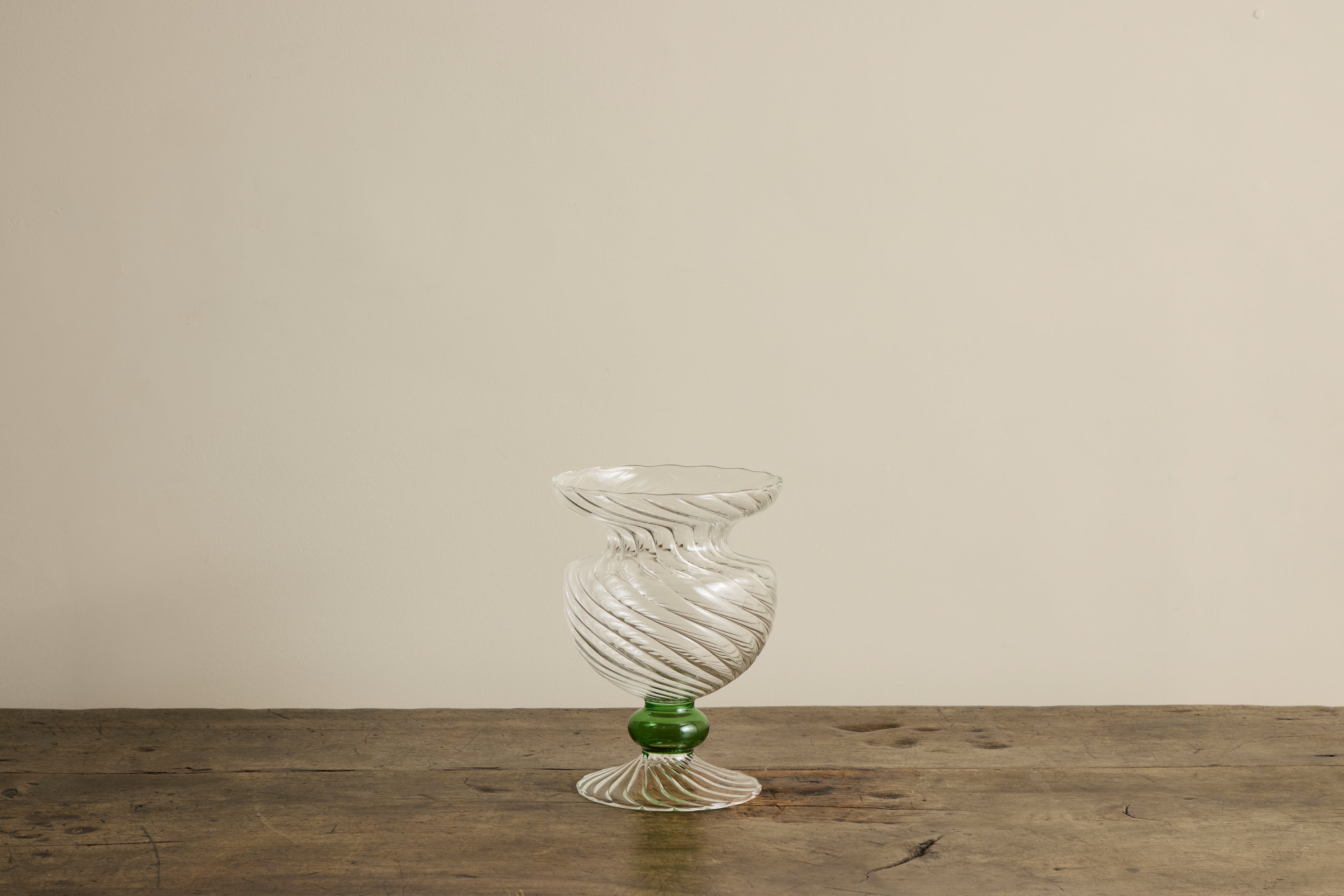 Cresia Vase
