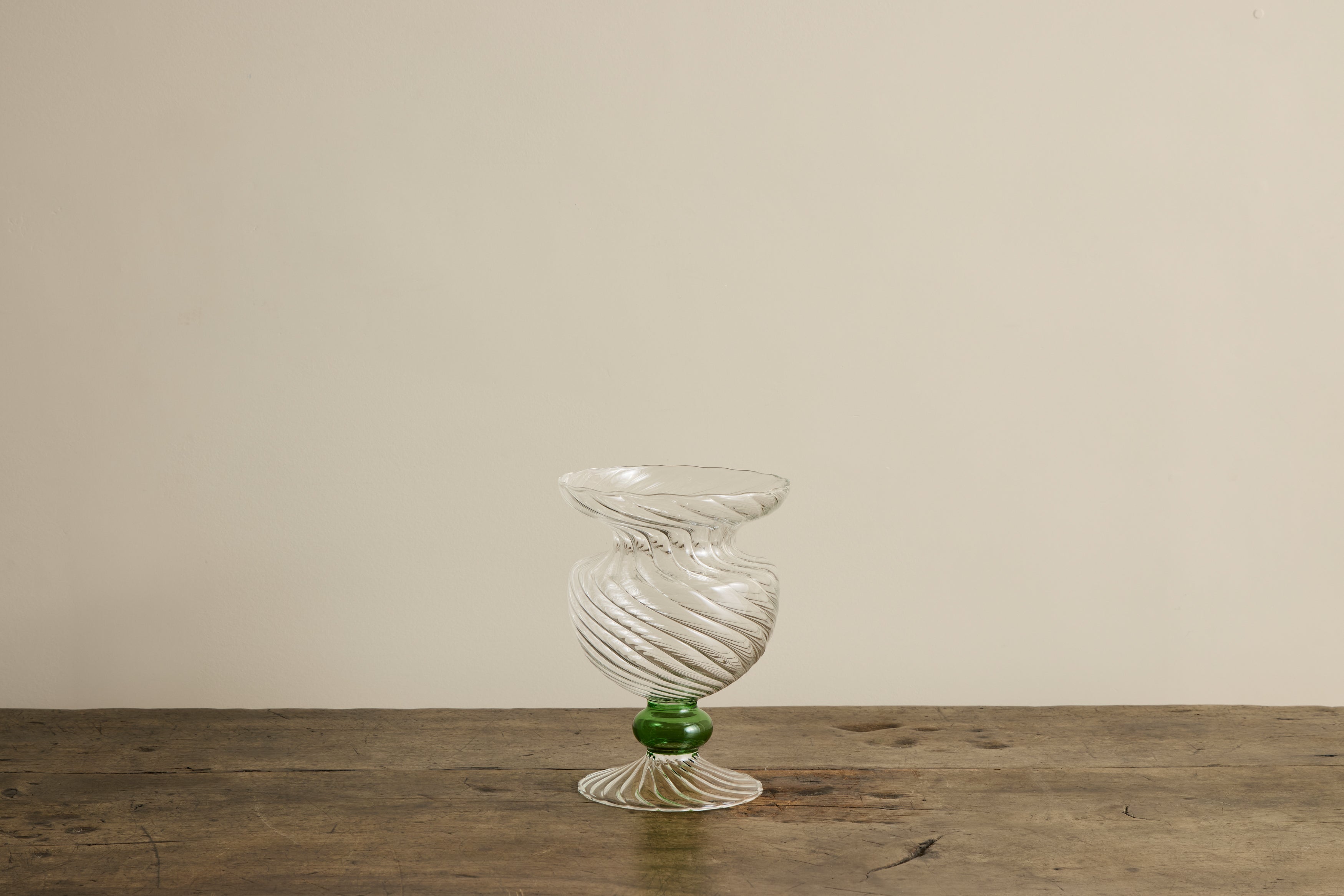 Cresia Vase