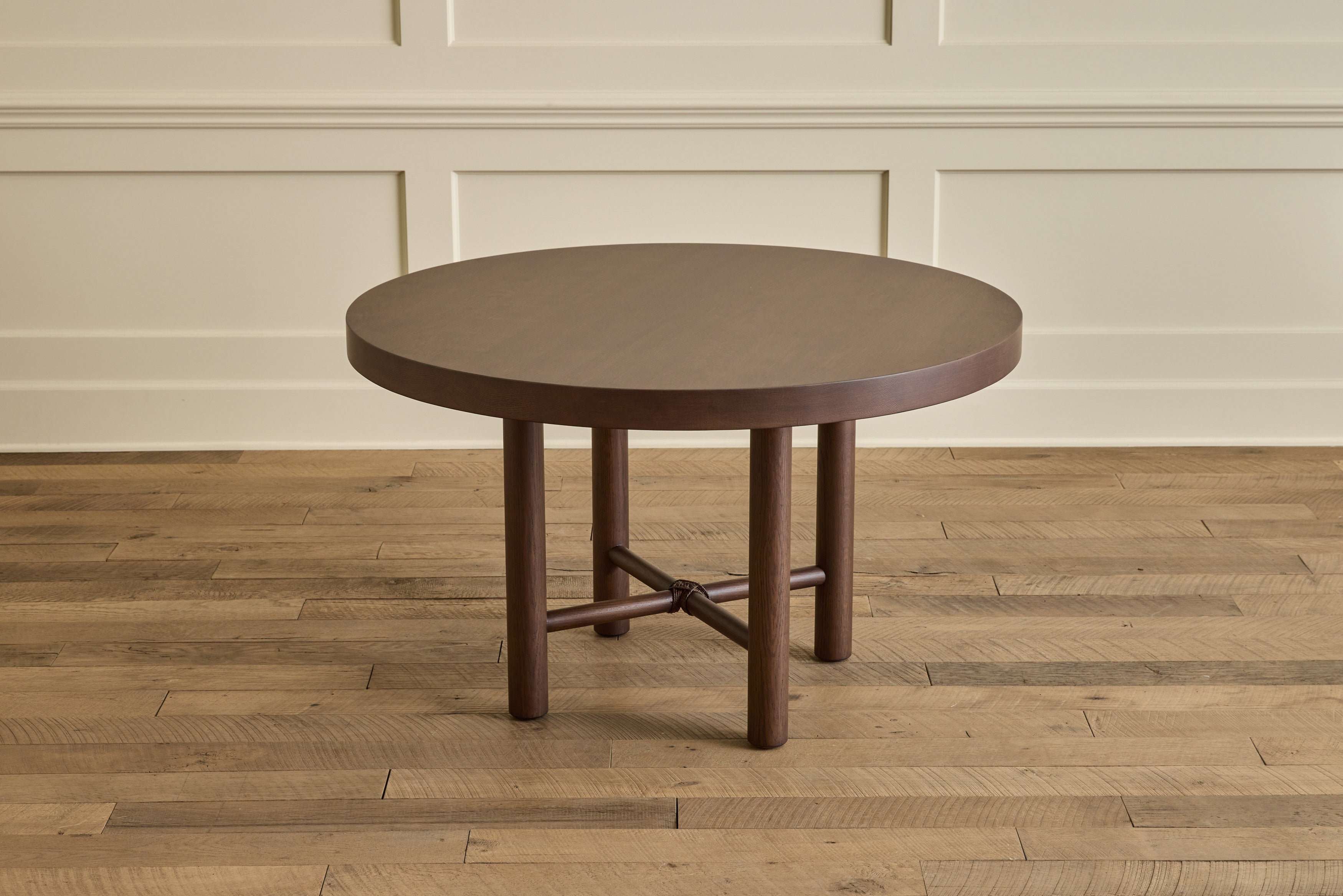 Round Dining Table, 48"