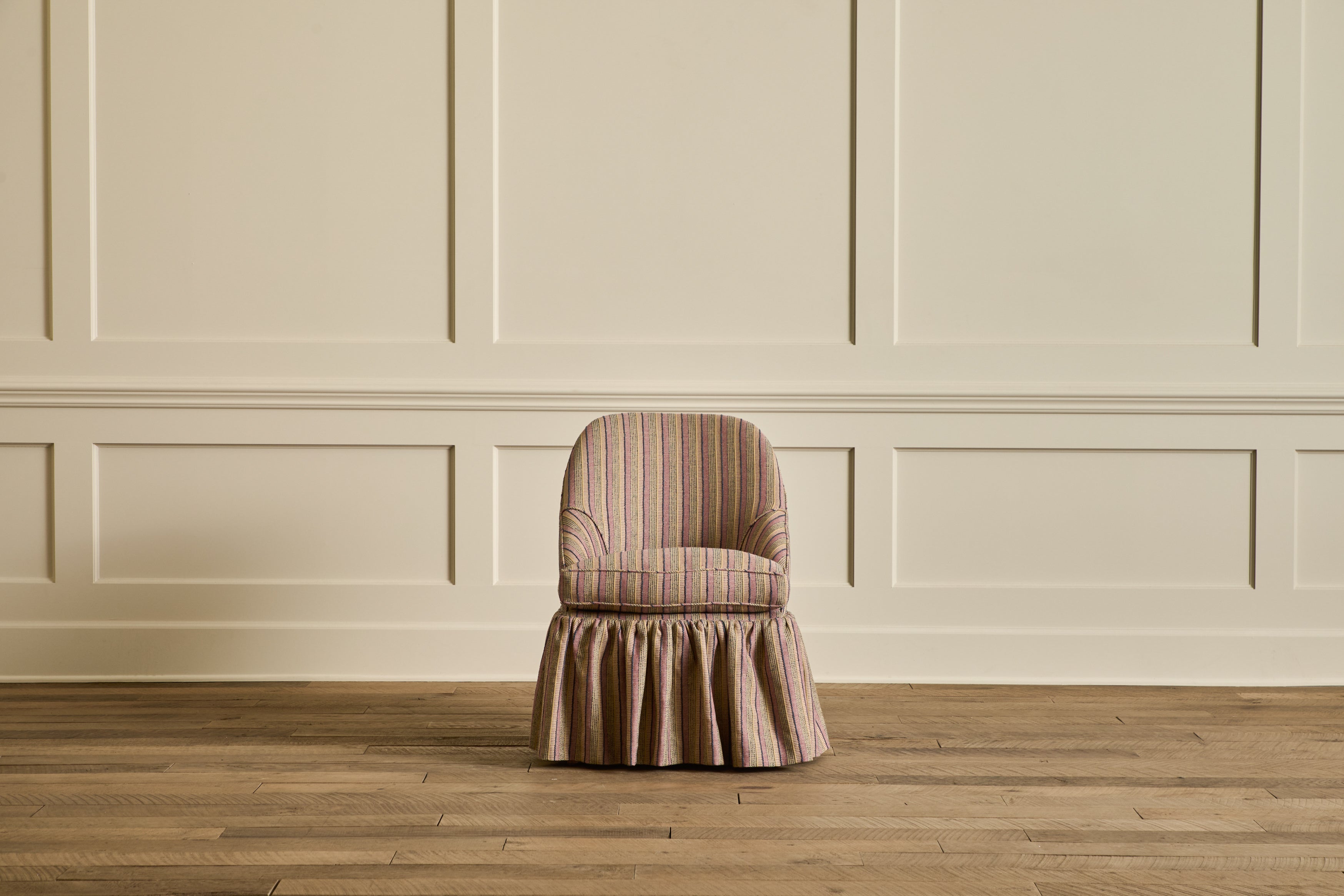 Skirted Cove Chair