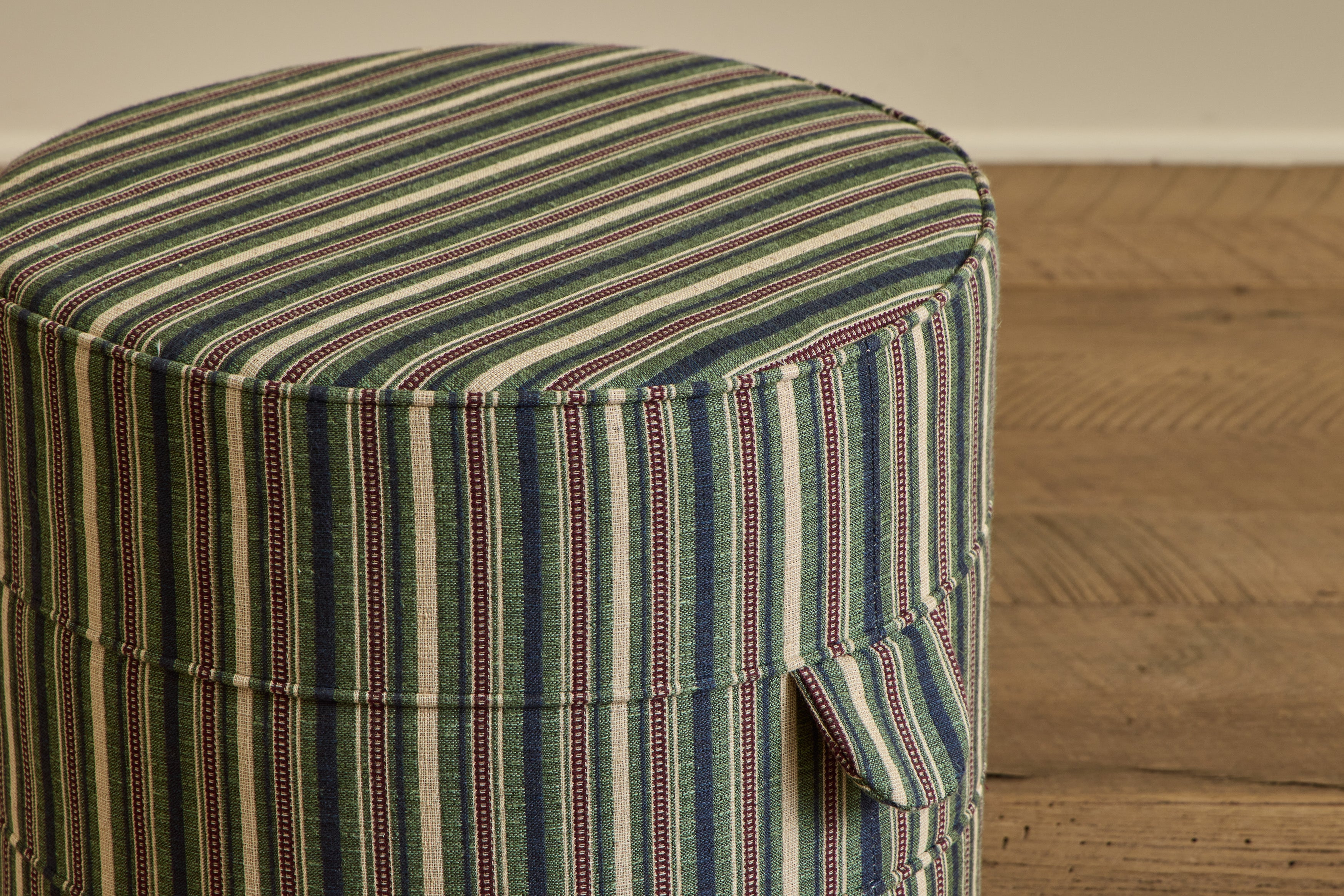 Round Hassock, Quick Ship