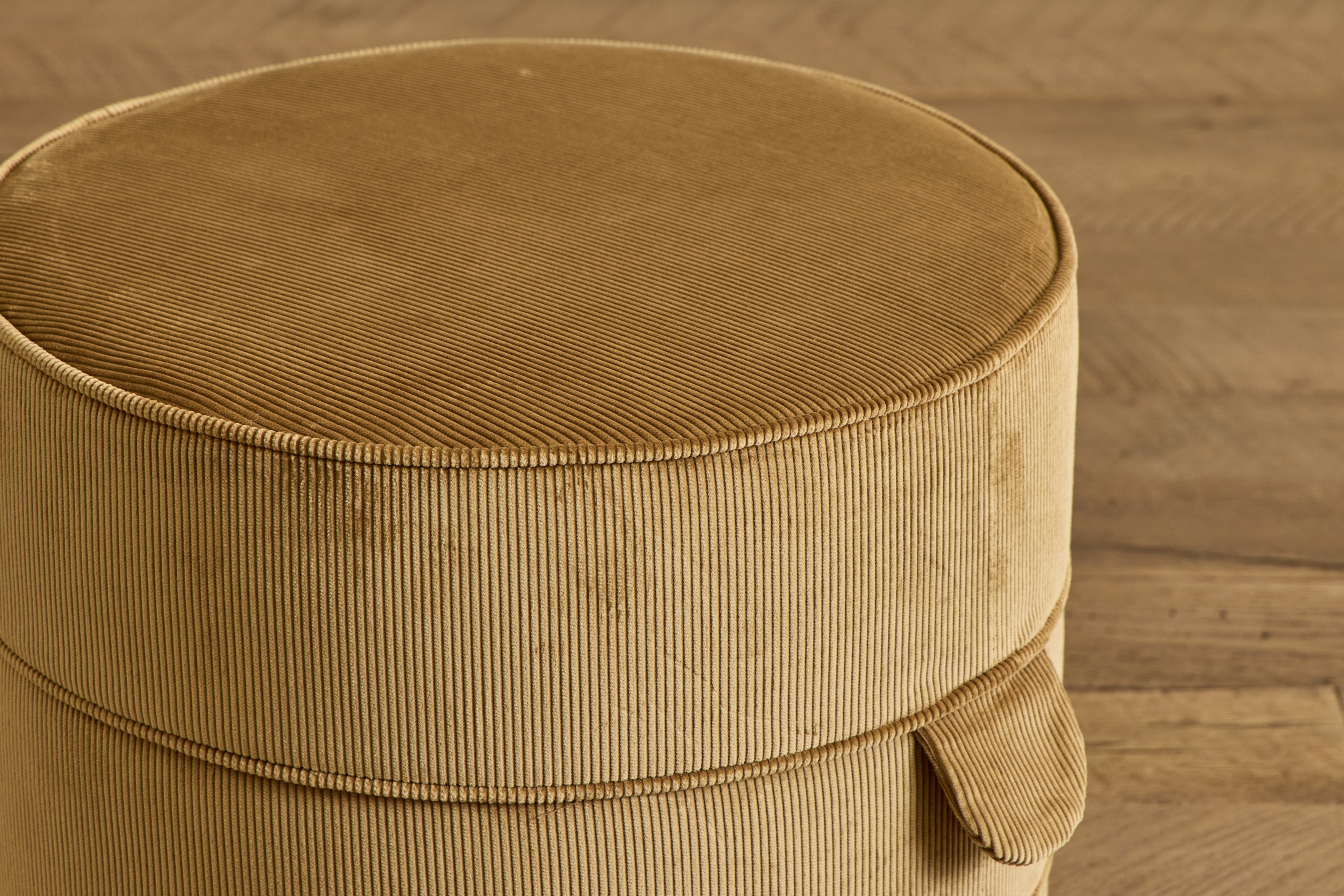 Round Hassock, Quick Ship