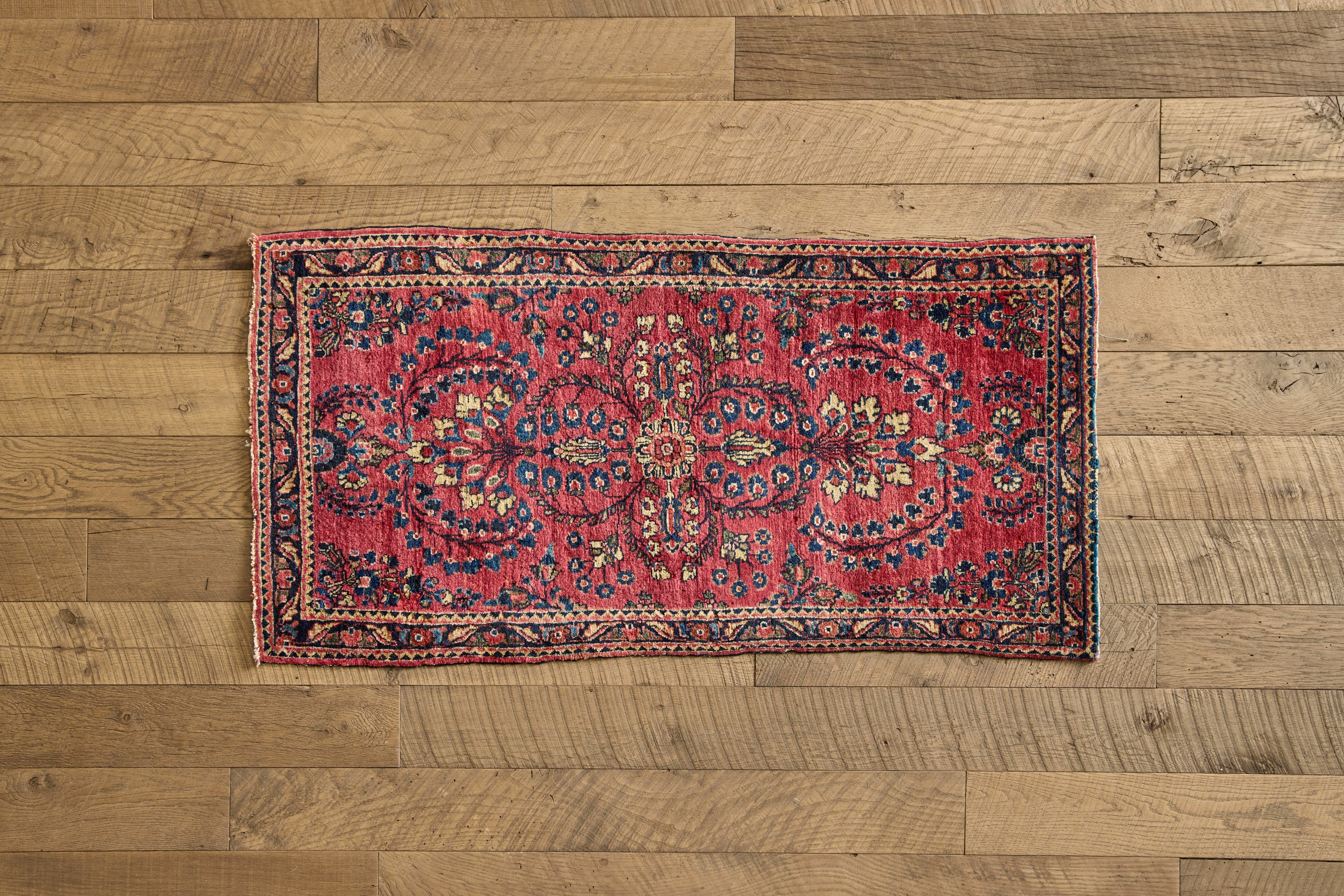 Persian Sarouk Throw Rug 2'3 x 4'3