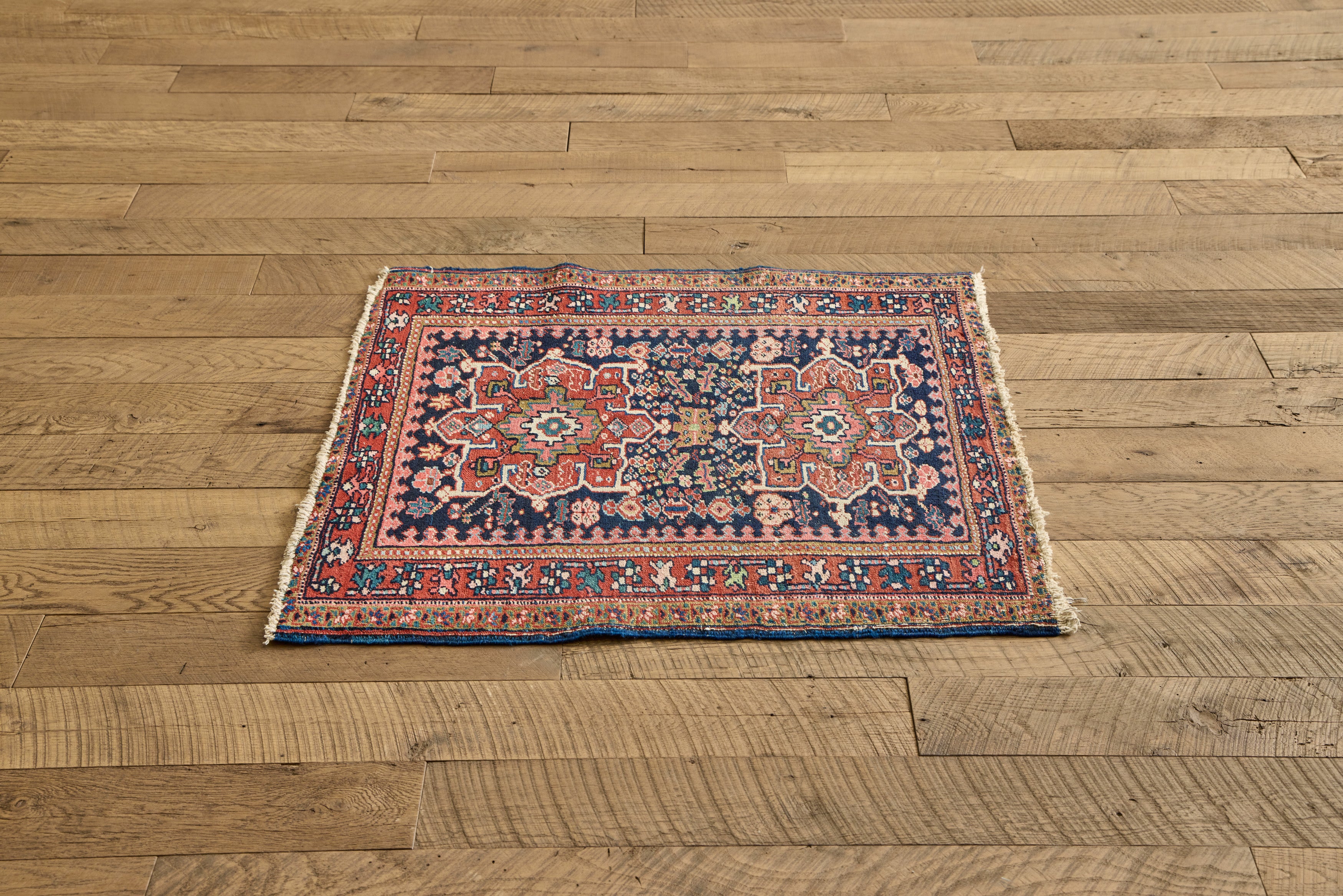 Square Heriz Throw Rug 3' x 3'2