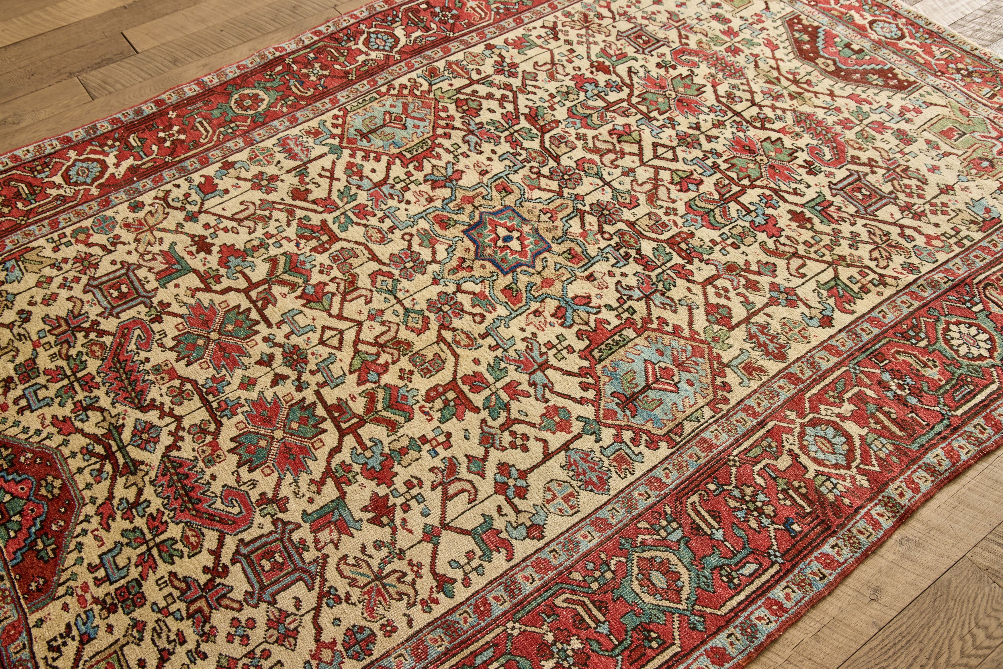 Floral Heriz Rug 6'9 x 9'9