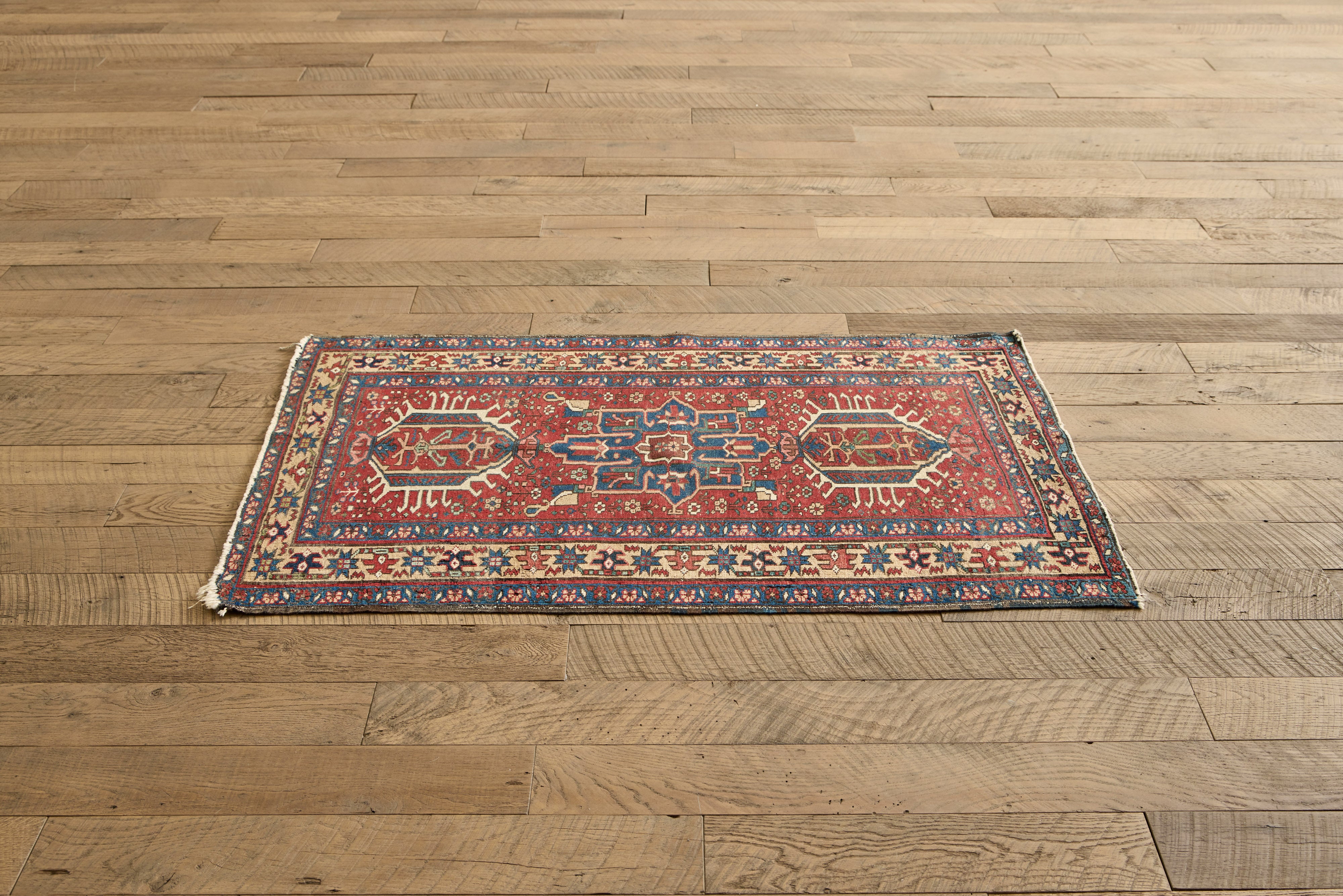 Persian Tribal Scatter Rug 2'11 x 4'8