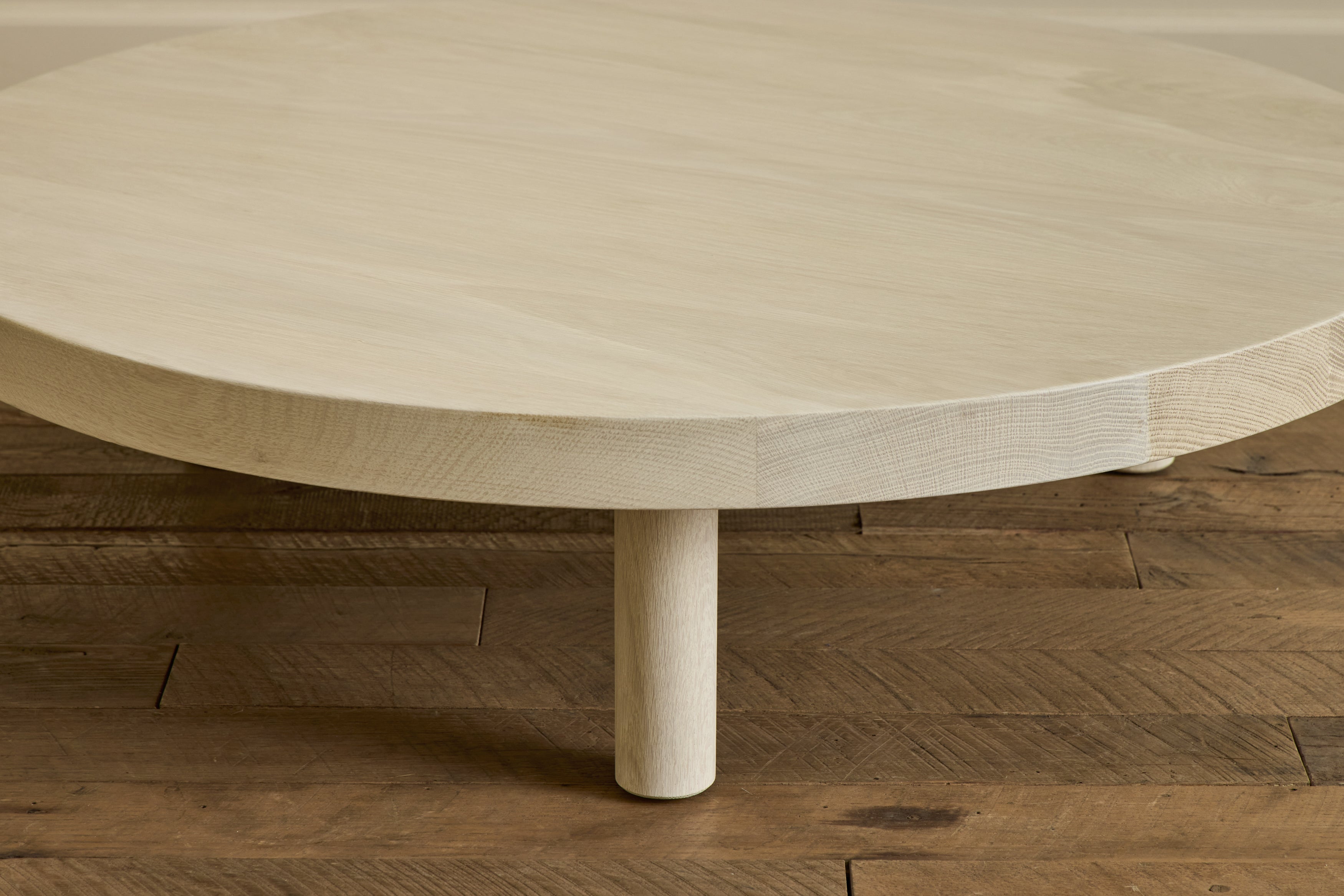 Round Coffee Table, 48"