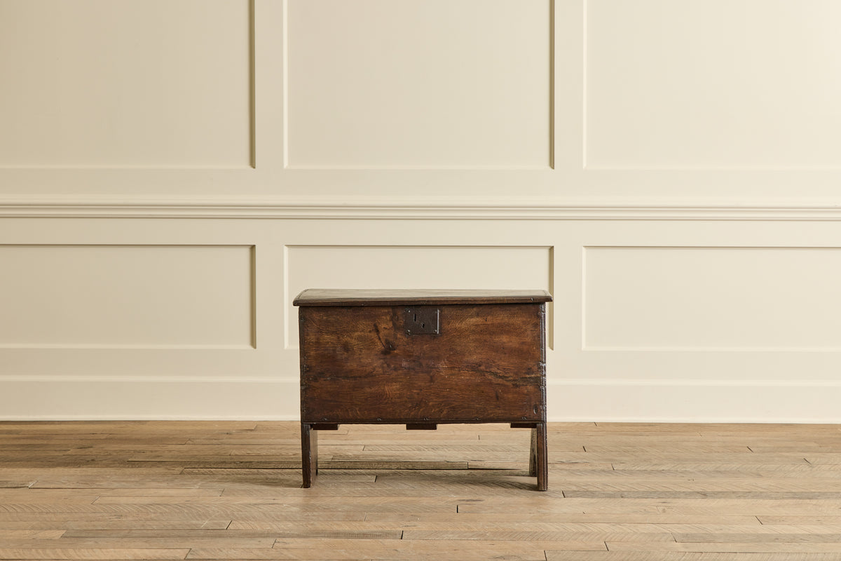 VTG 17TH C WOOD TRUNK