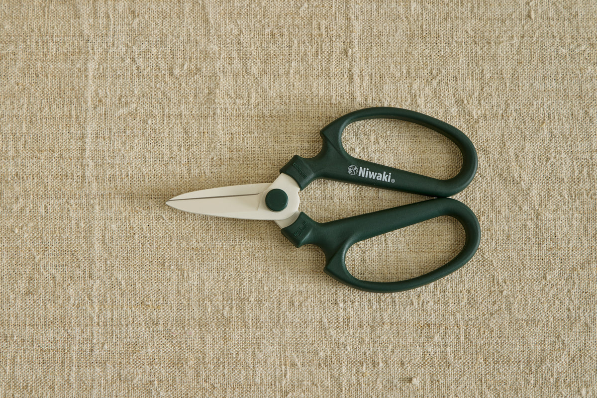 Sakagen Flower Scissors in Moss Green