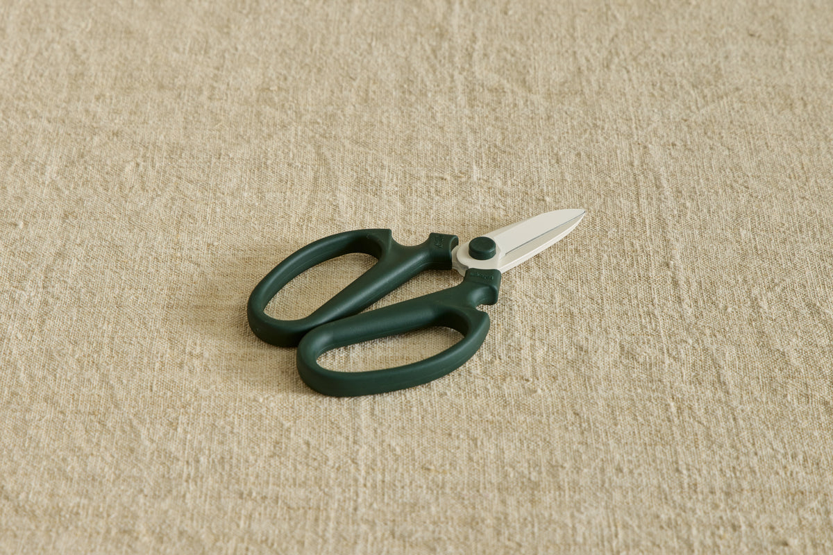 Sakagen Flower Scissors in Moss Green