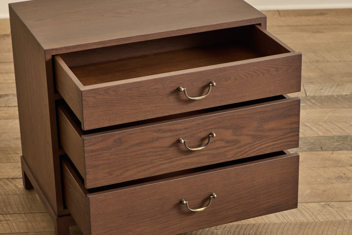 Heirloom Nightstand, 28"