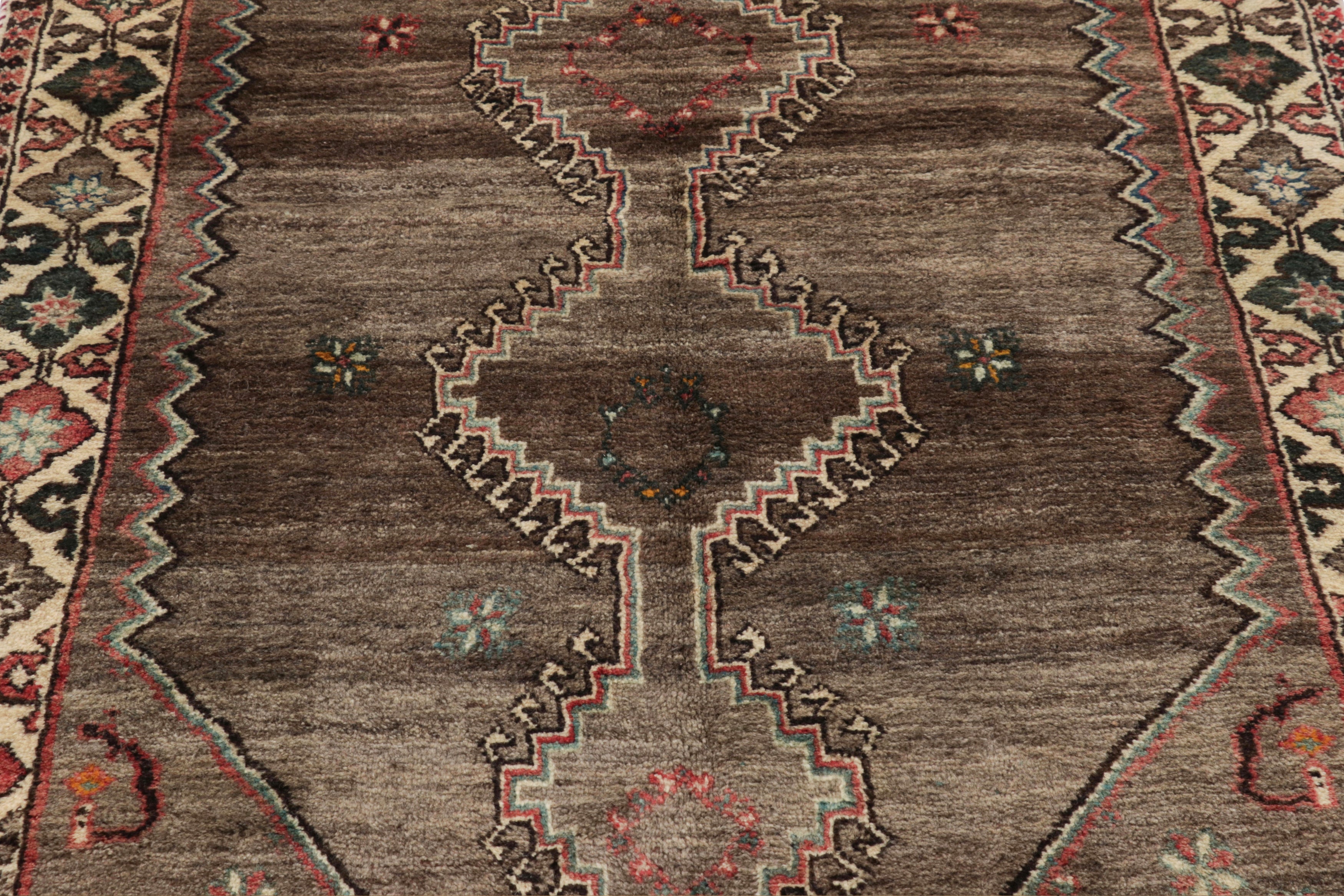 Geometric Medallion Rug 3’11 X 6’5