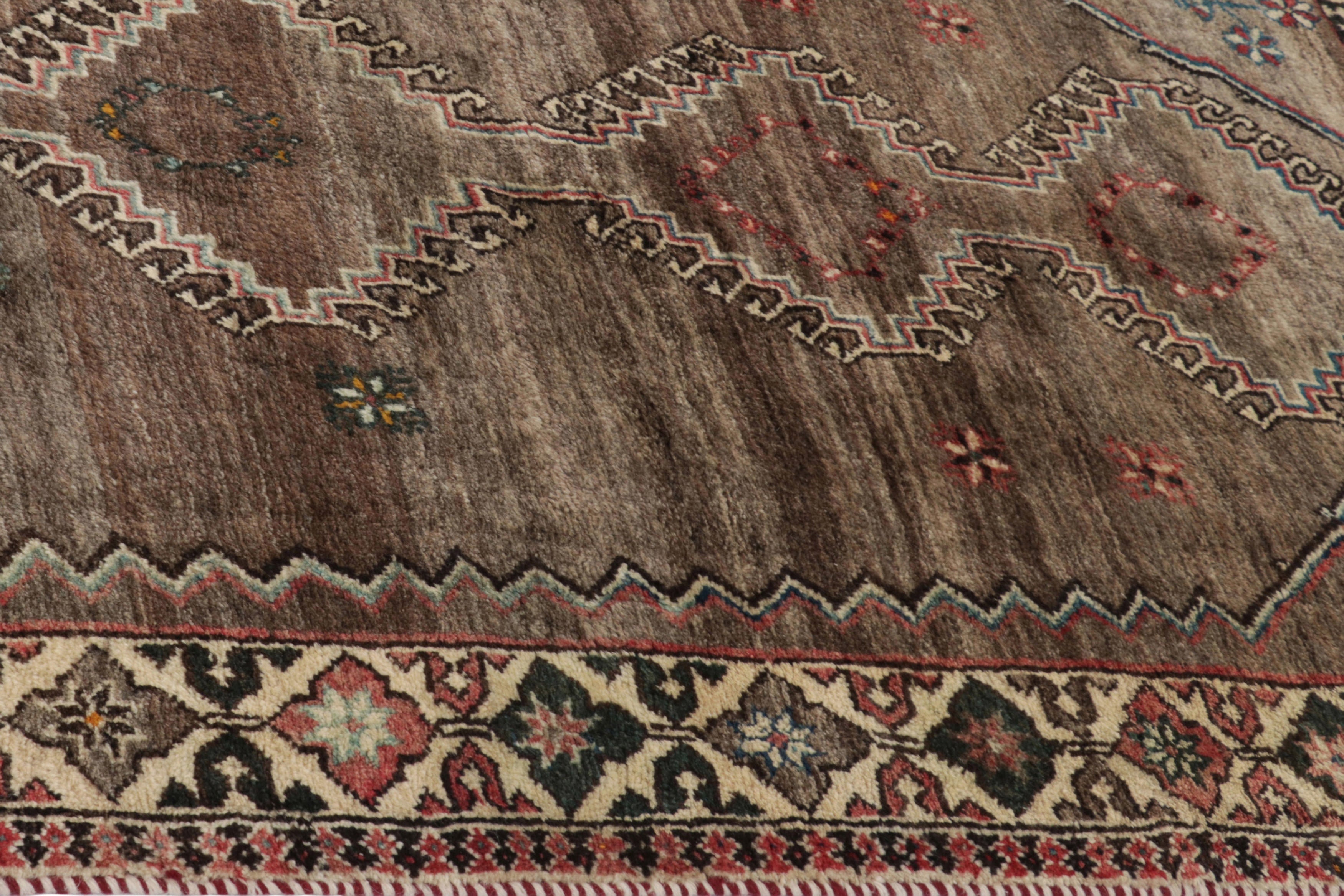 Geometric Medallion Rug 3’11 X 6’5