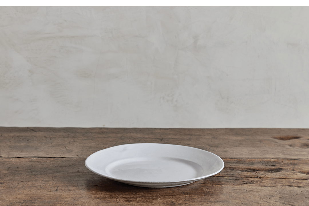 Astier de Villatte, Sobre Dinner Plate - Nickey Kehoe
