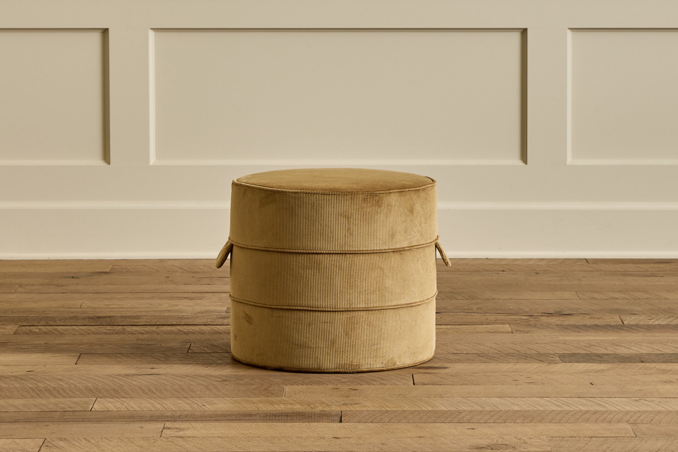 Round Hassock, Quick Ship