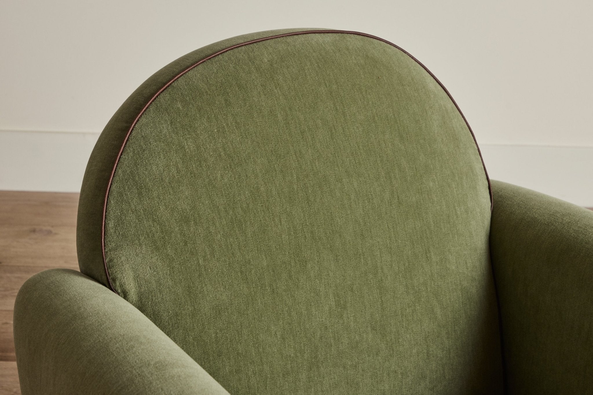 Shown in Customer's Own Material (Holland & Sherry Rambouillet Basil with Howe Leather Piping in Tobacco) and Dark Oak
