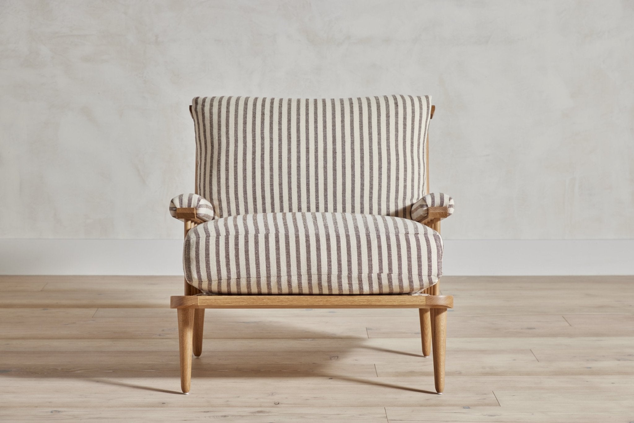 Shown in Customer's Own Material (Guy Goodfellow Olive Sacking in Cocoa) and Natural Oak