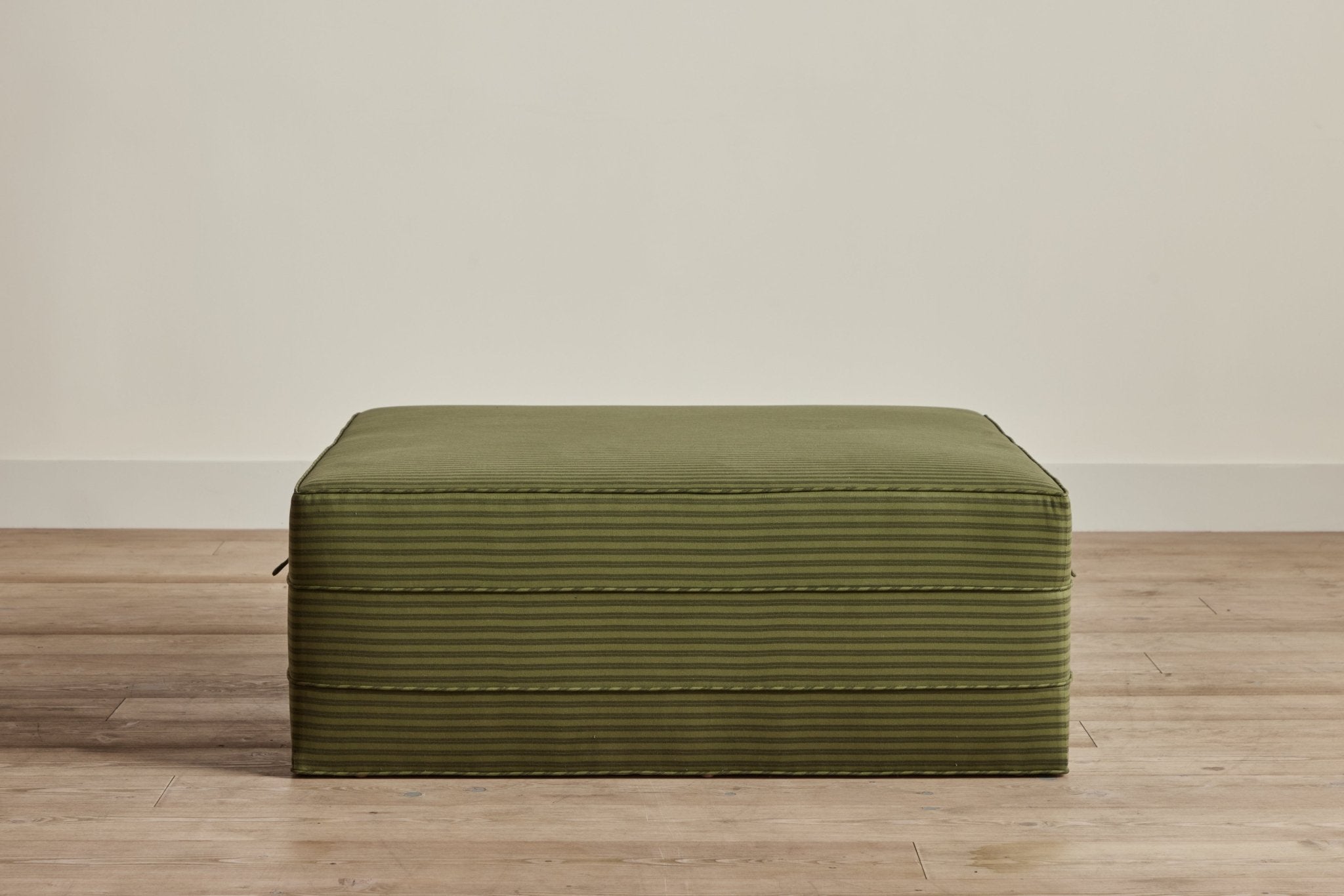 Shown in Howe Burnley Overdye Olive, 40 in.