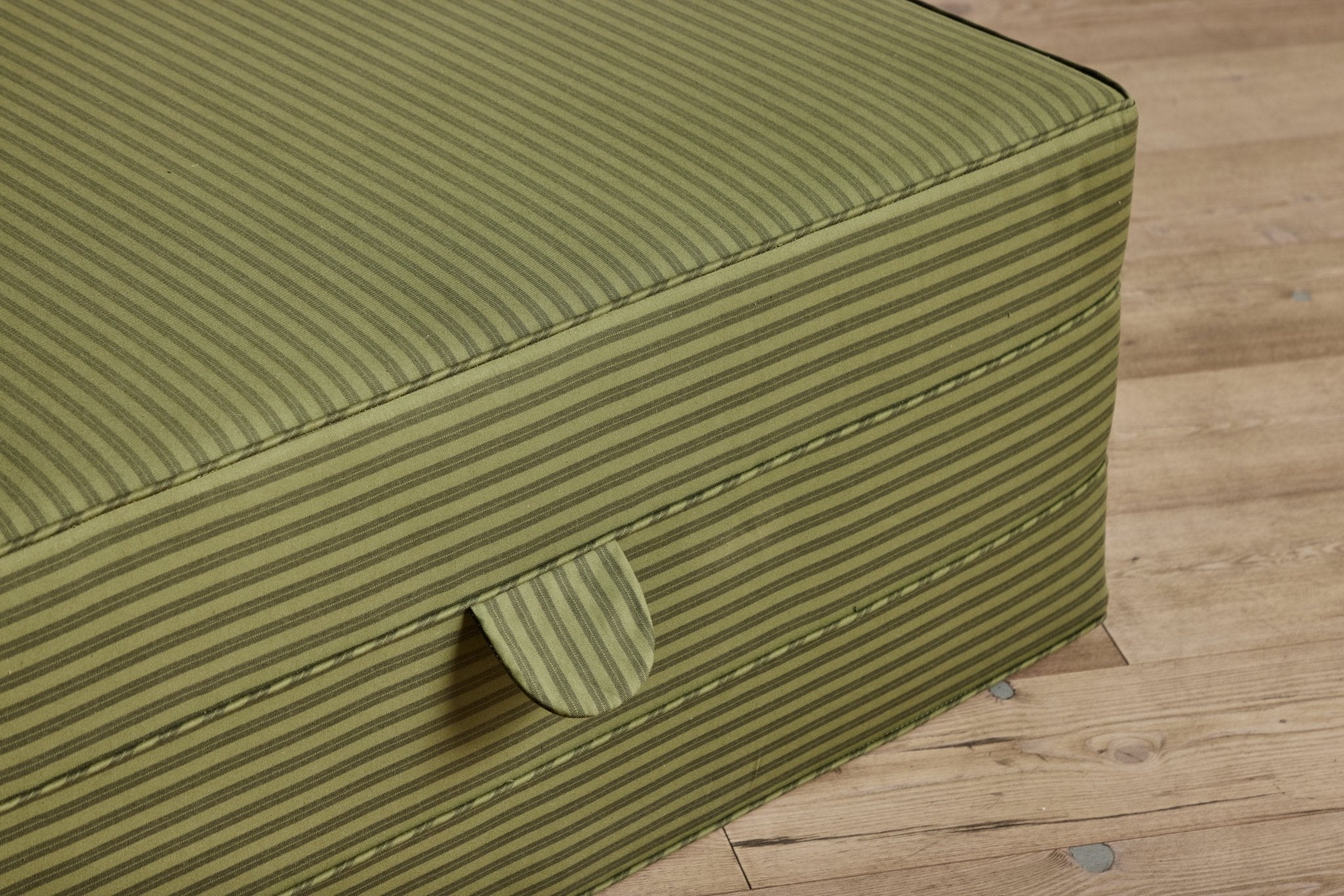 Shown in Howe Burnley Overdye Olive, 40 in.