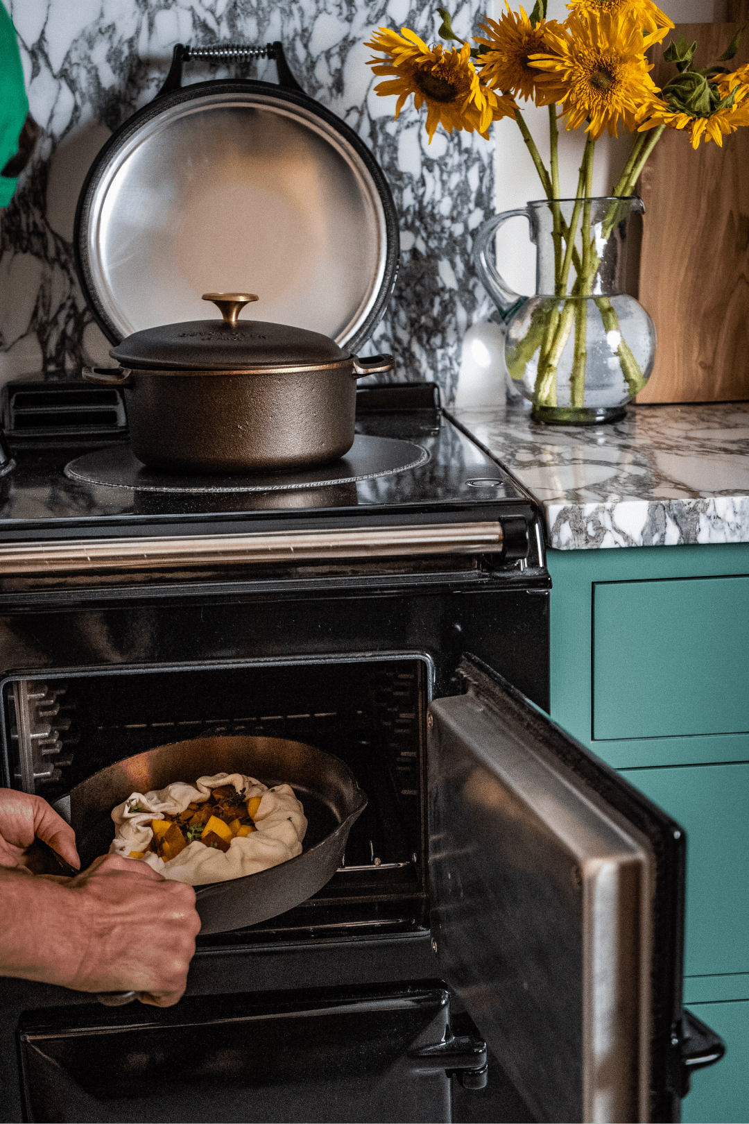 Smithey Cast Iron Dutch Oven (Multiple Sizes) - Nickey Kehoe