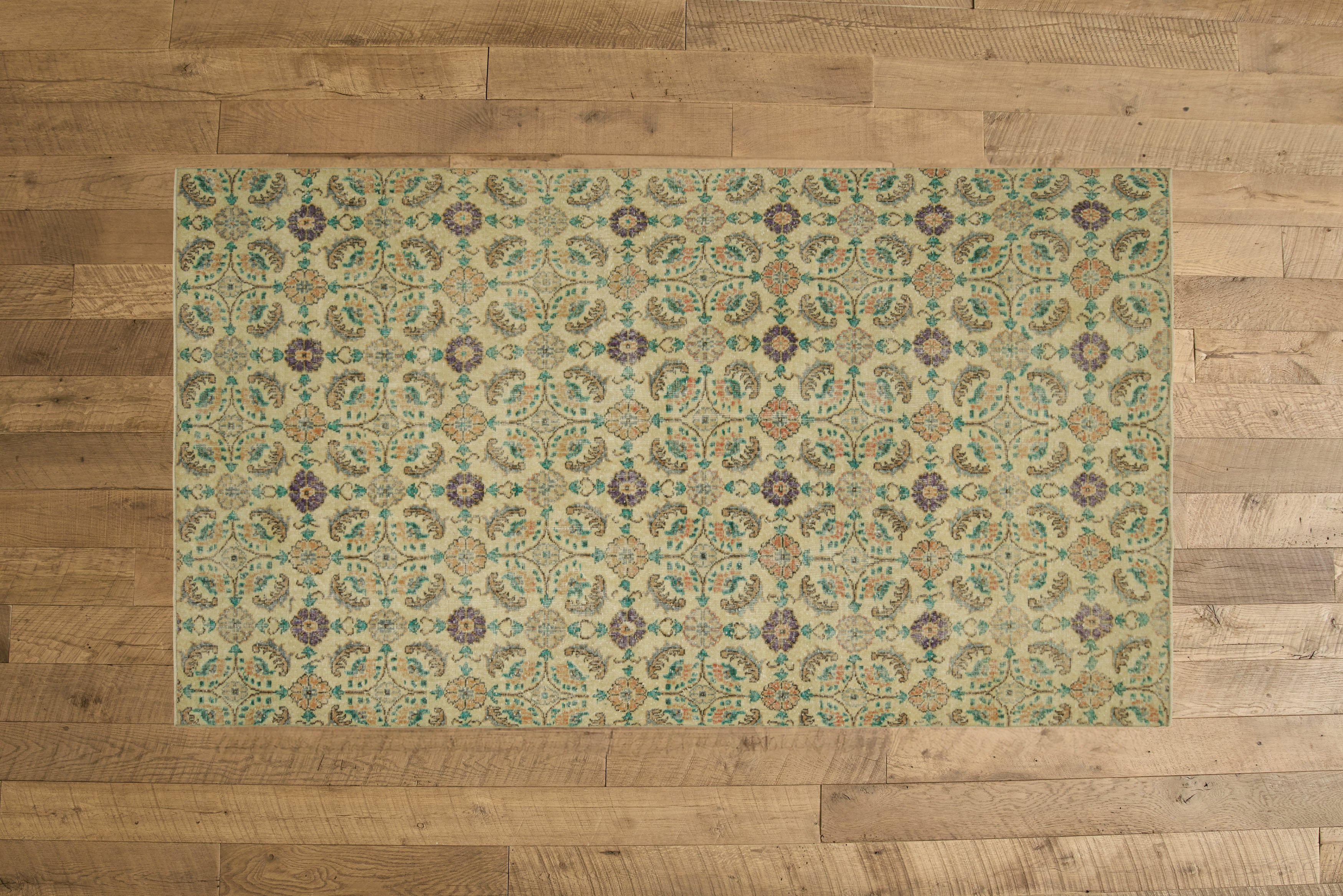 Beige Floral Pattern Flug 5’3 x 8’11