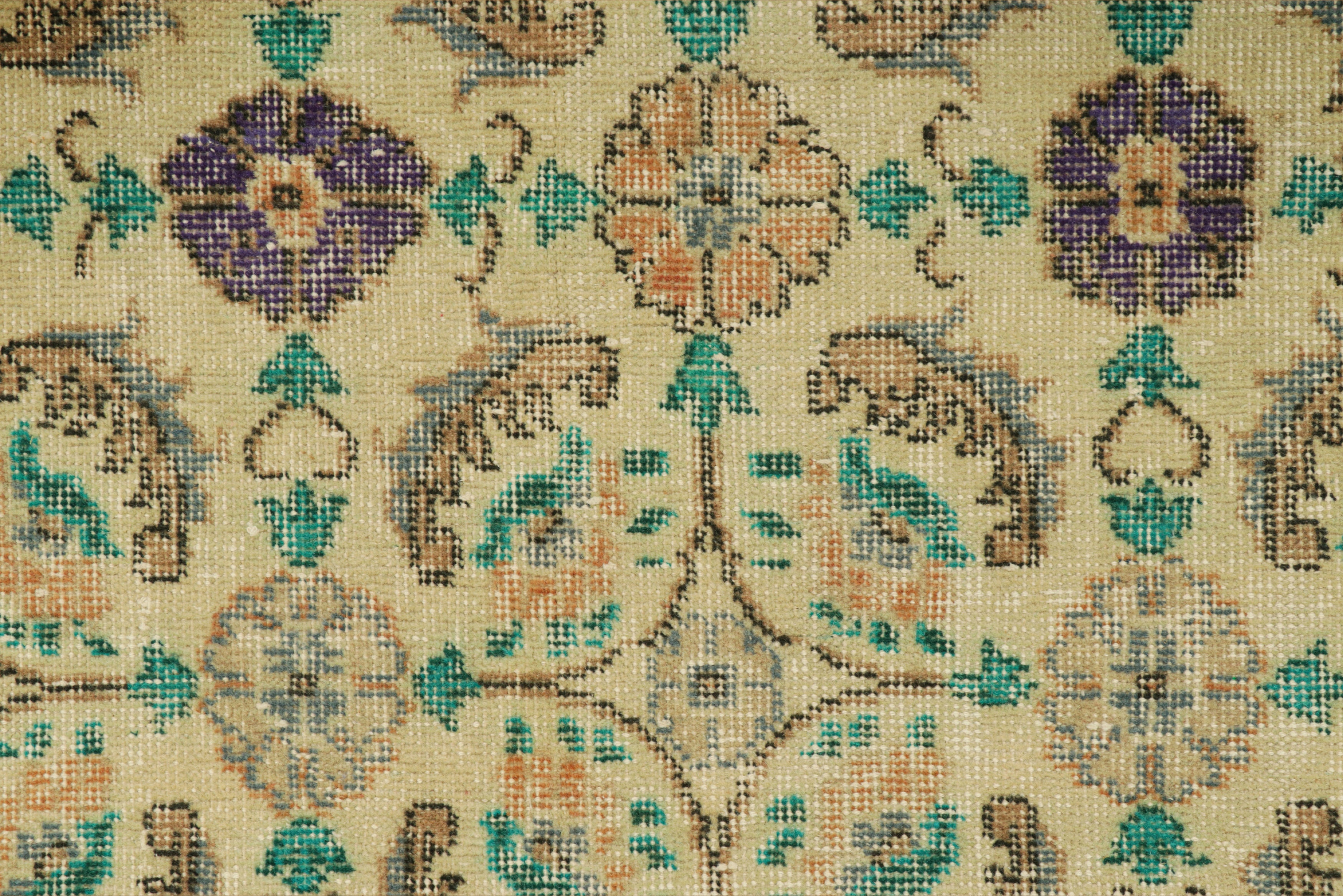 Beige Floral Pattern Flug 5’3 x 8’11
