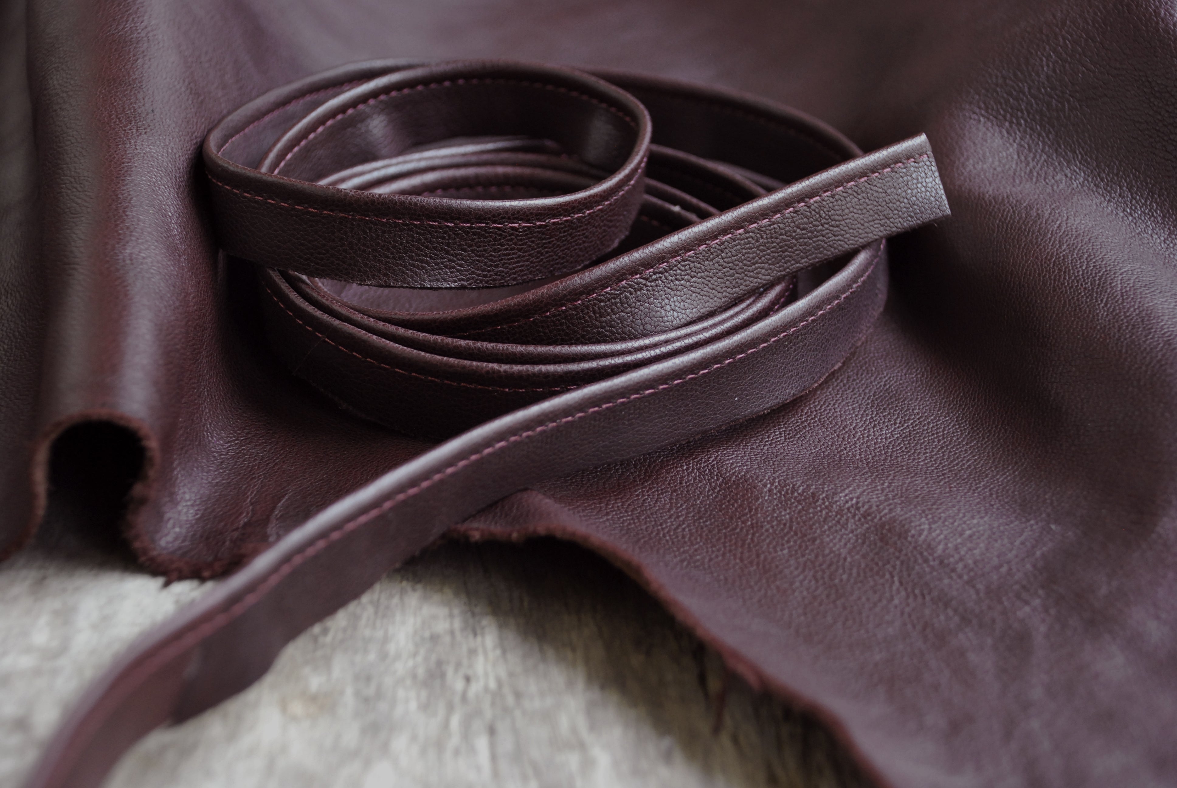 Fine Leather Piping, Aubergine