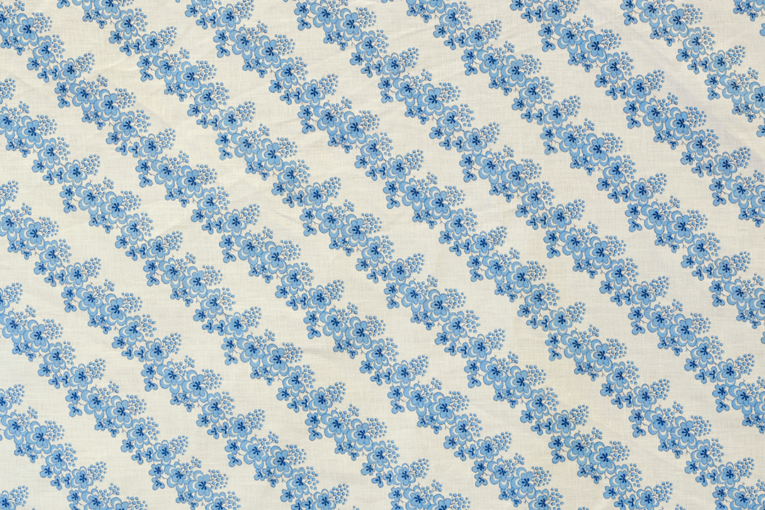 Folies Bergere Linen in Blue Ribbon