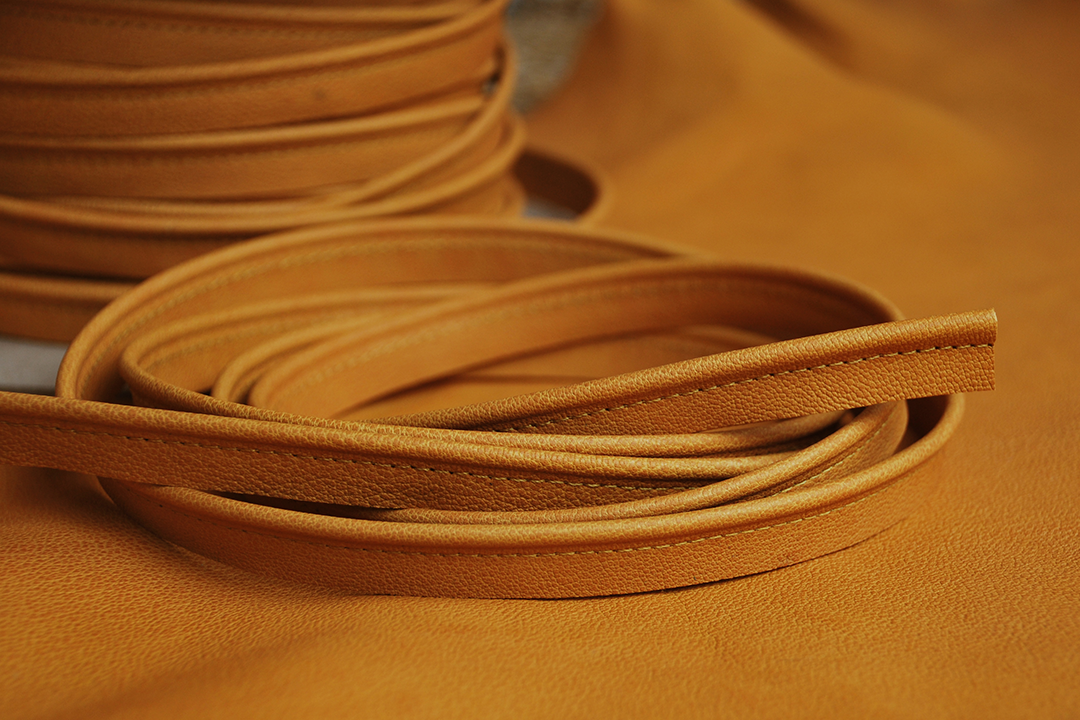 Fine Leather Piping, Butternut