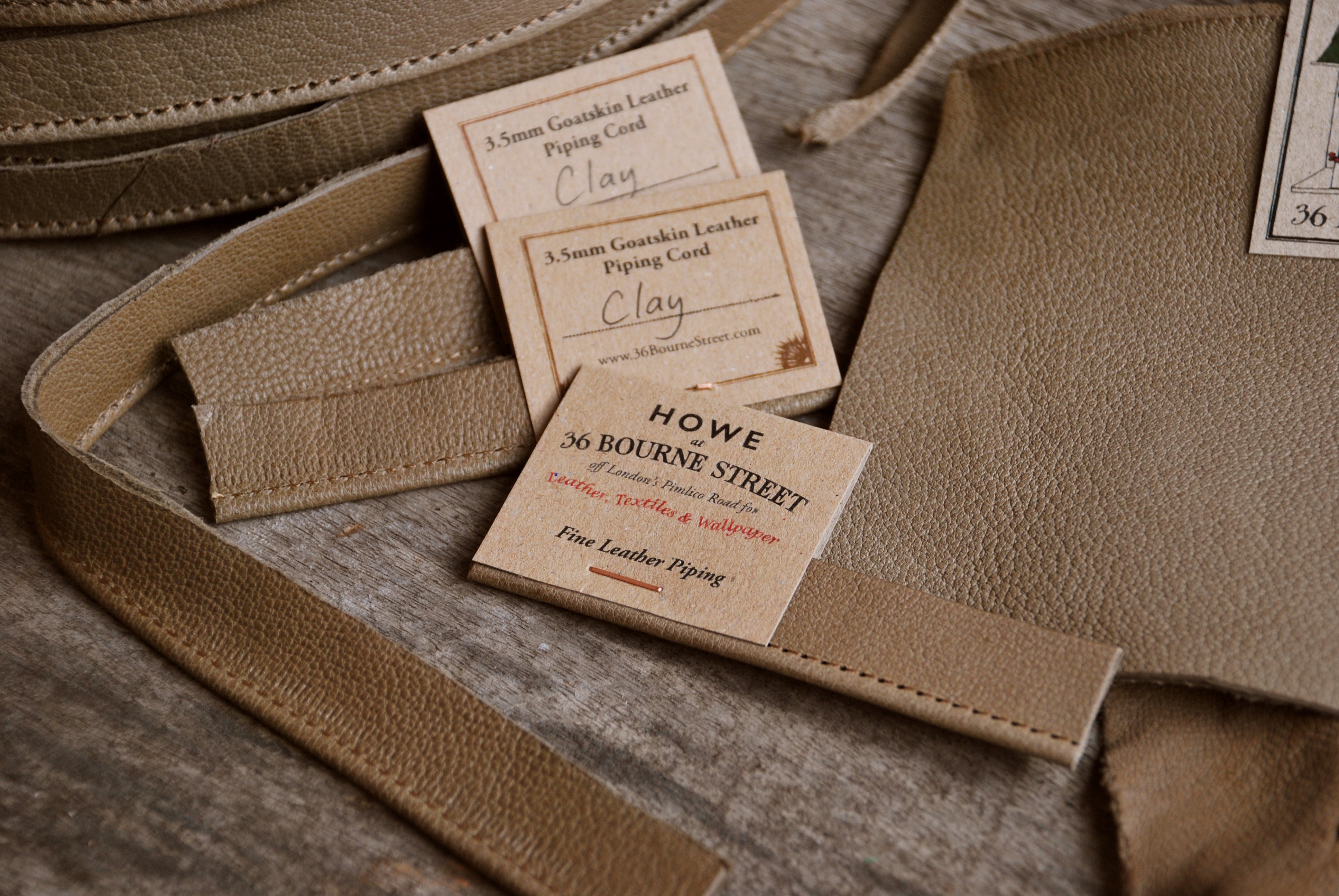 Fine Leather Piping, Clay