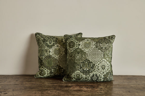 Linen Pillow in Caspar, Juniper