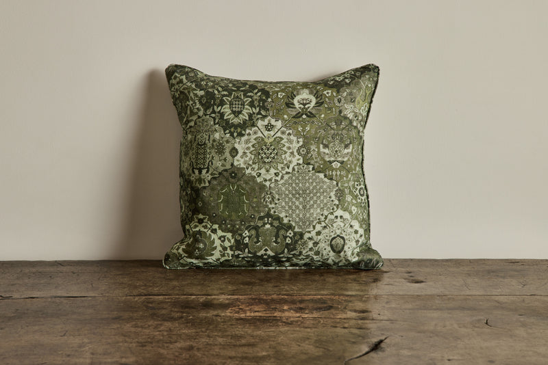 Linen Pillow in Caspar, Juniper
