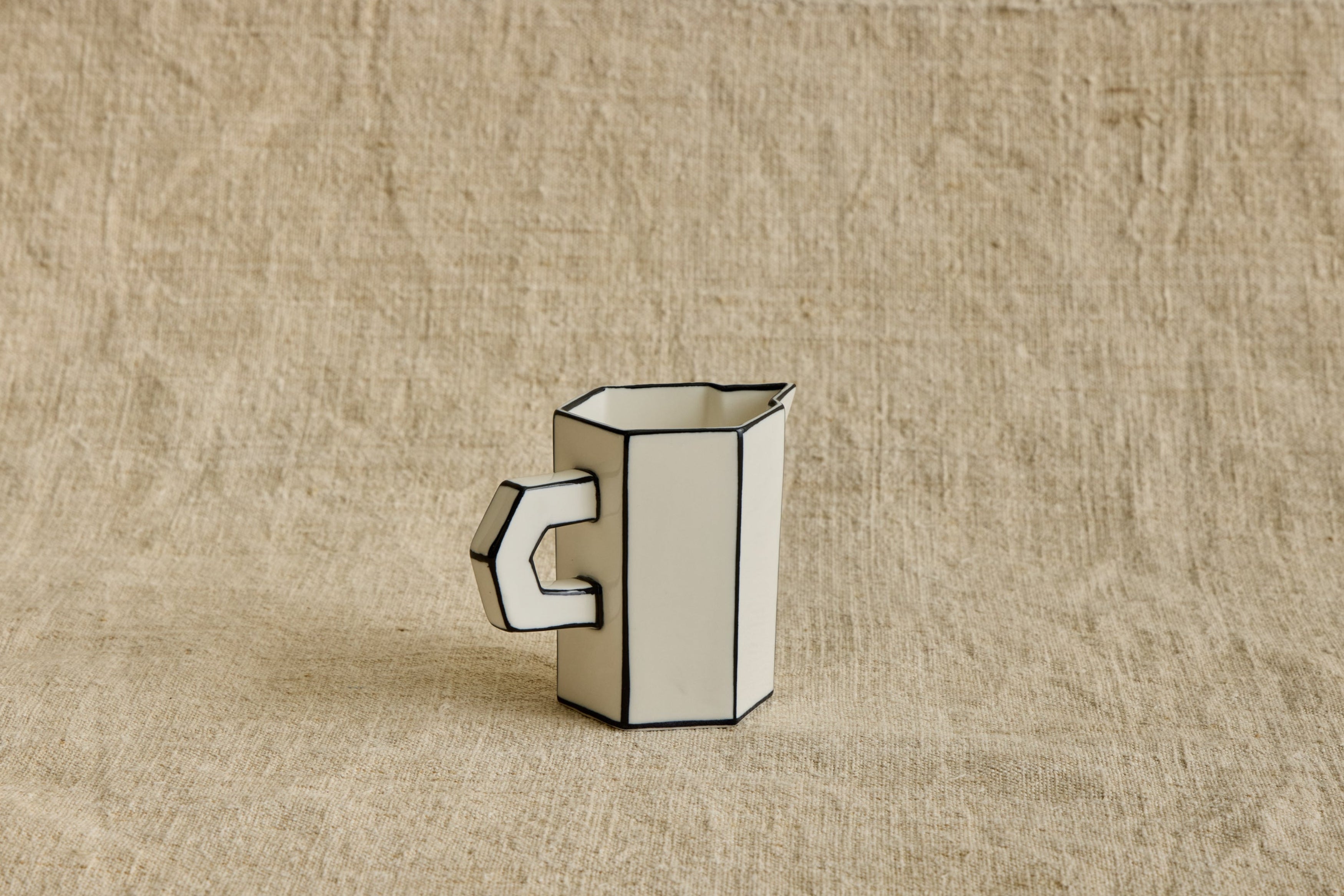 Carte Blanche Jug in White & Black