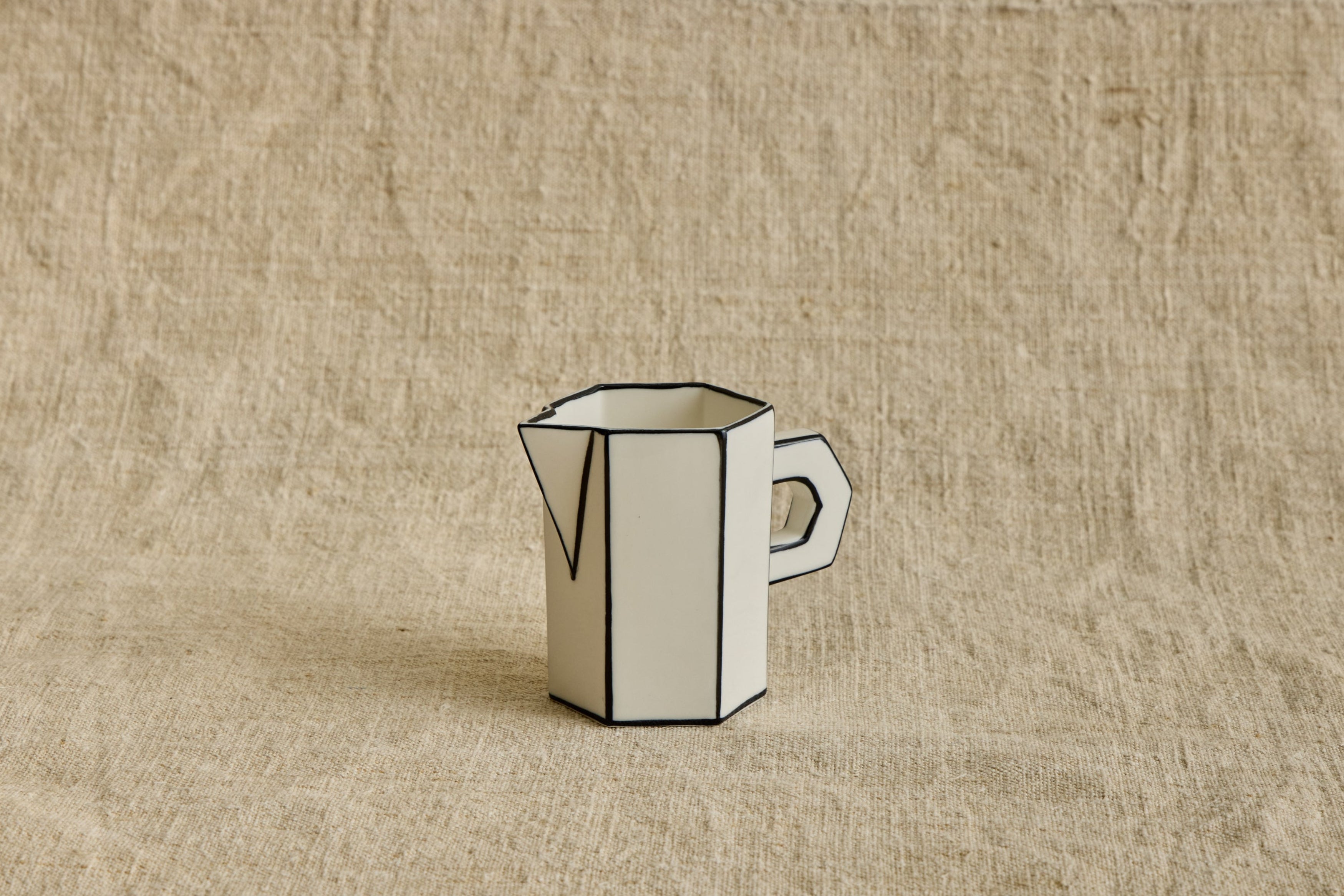 Carte Blanche Jug in White & Black